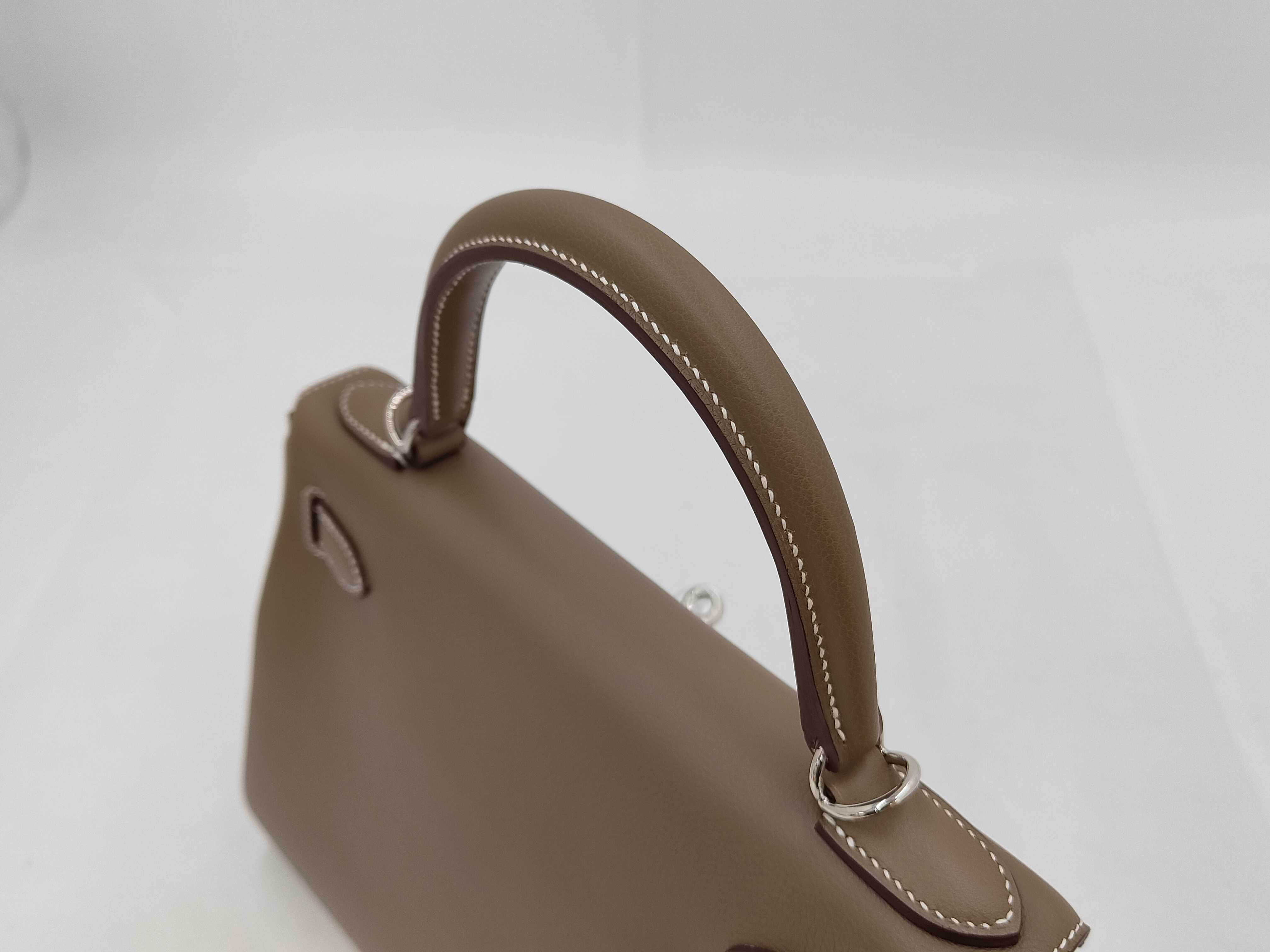 Kelly 28 Etoupe Evercolor Silver Hardware G Stamp Handbag — view 4