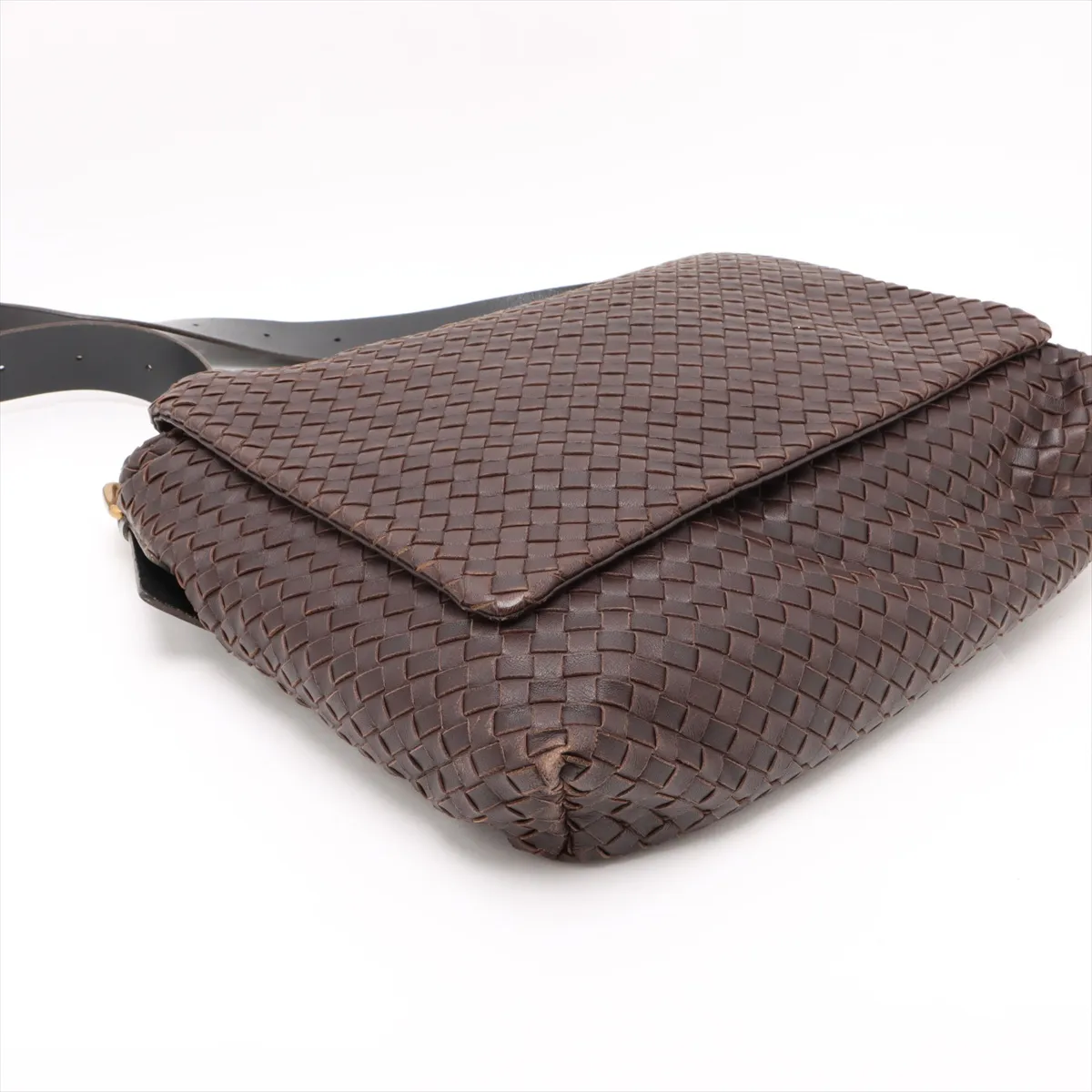 Intrecciato Leather Shoulder Bag Brown — view 4