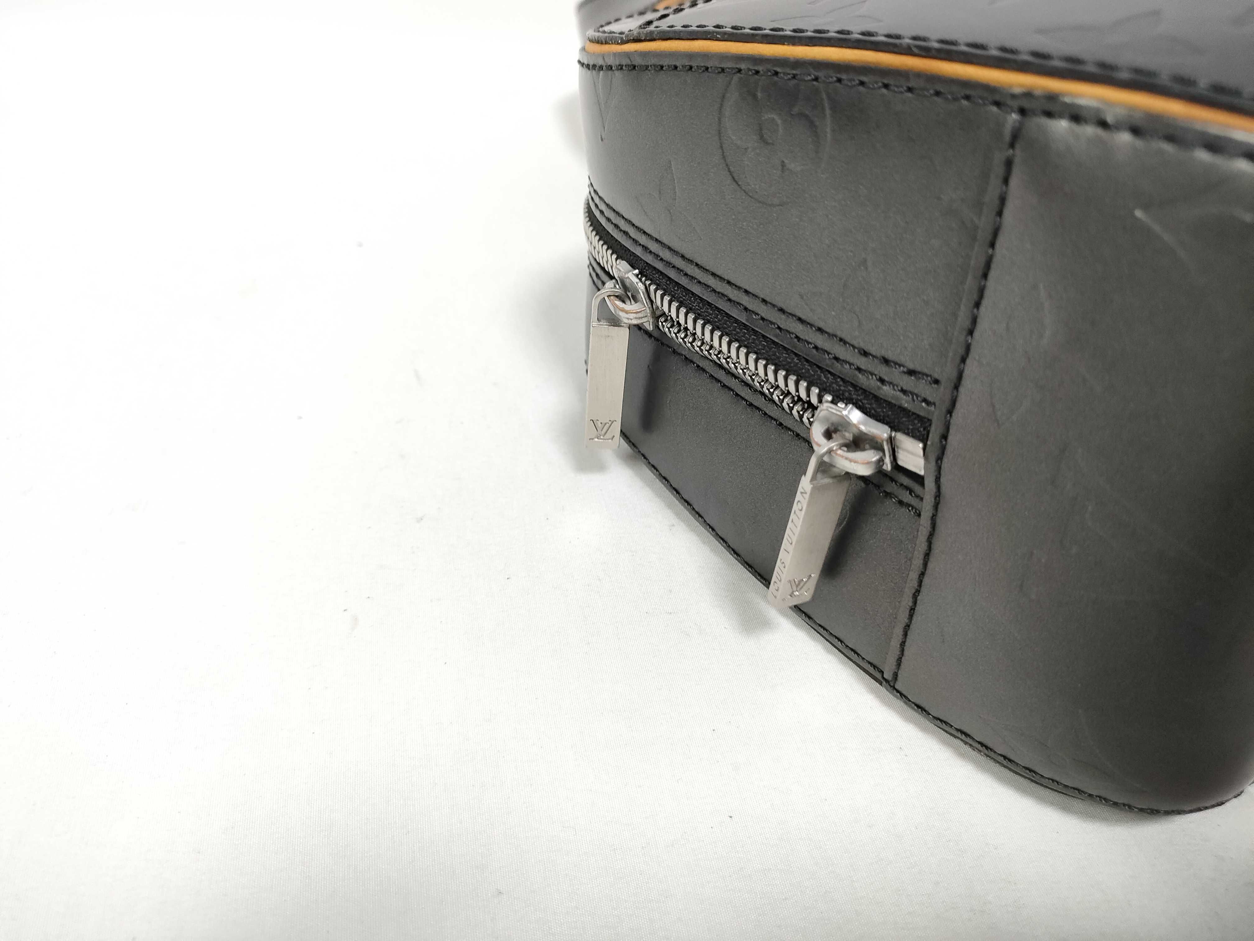 Monogram Matte Louis Vuitton Shelton Noir M55172 Bag Handbag — view 6