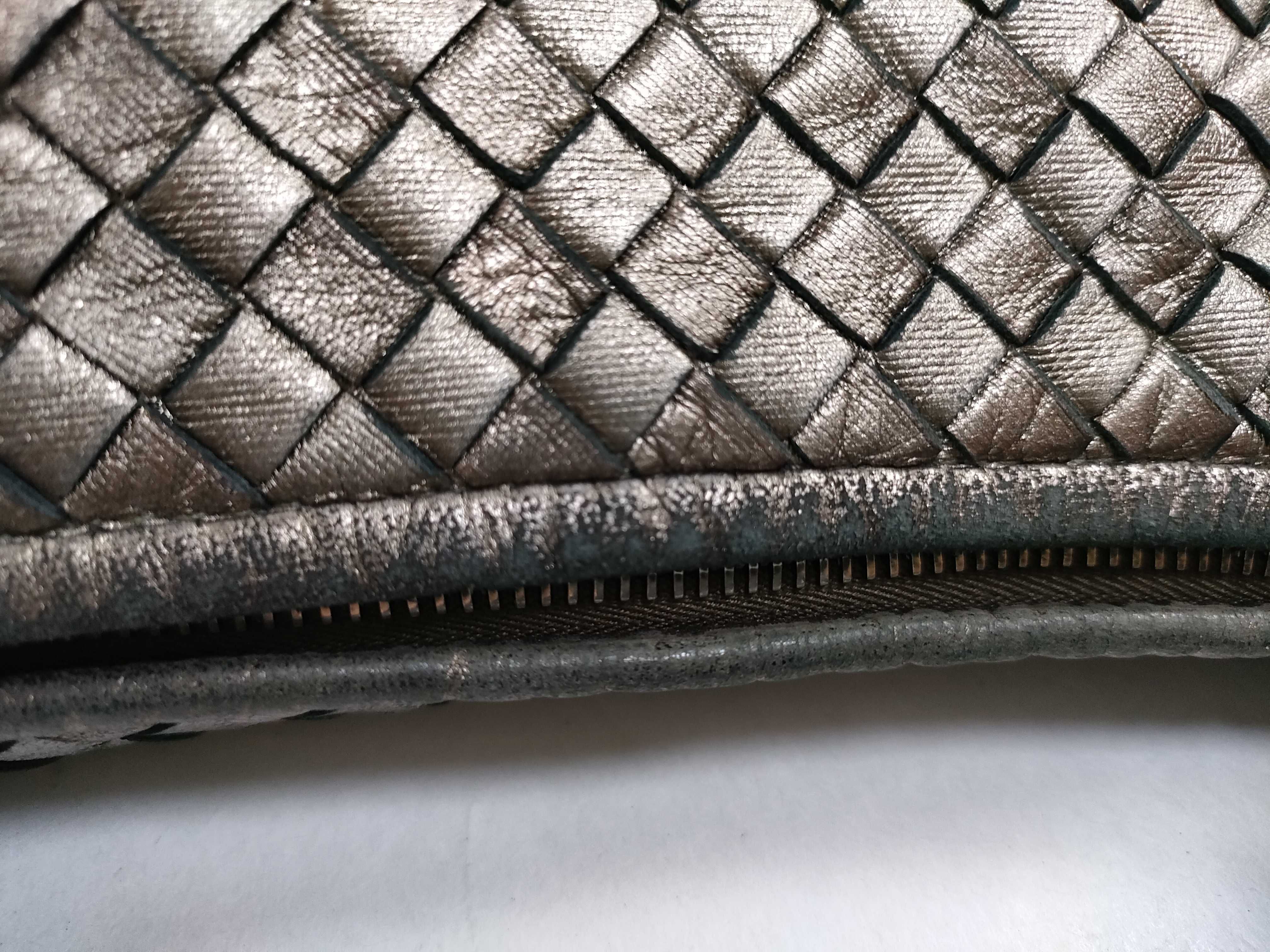 Intrecciato Hobo Leather Bag Handbag — view 6