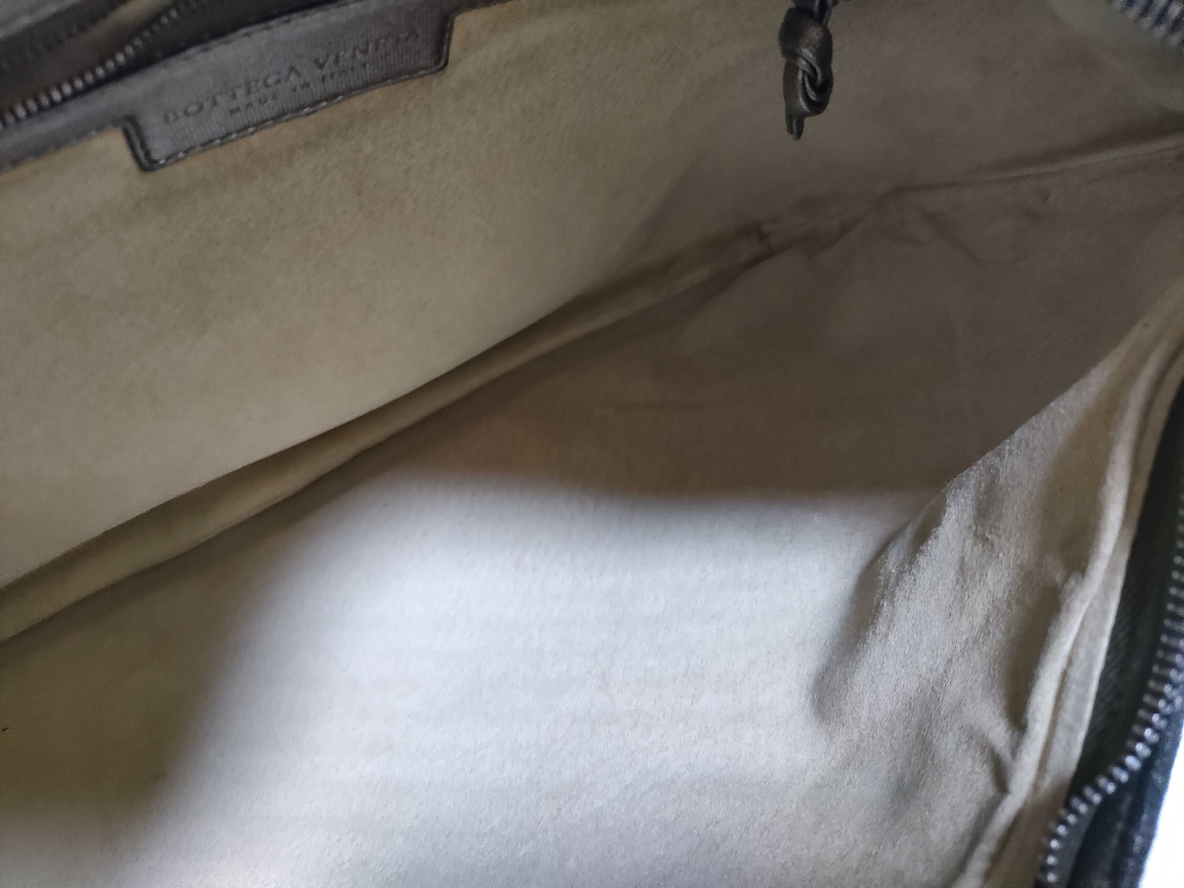 Intrecciato Hobo Leather Bag Handbag — view 10
