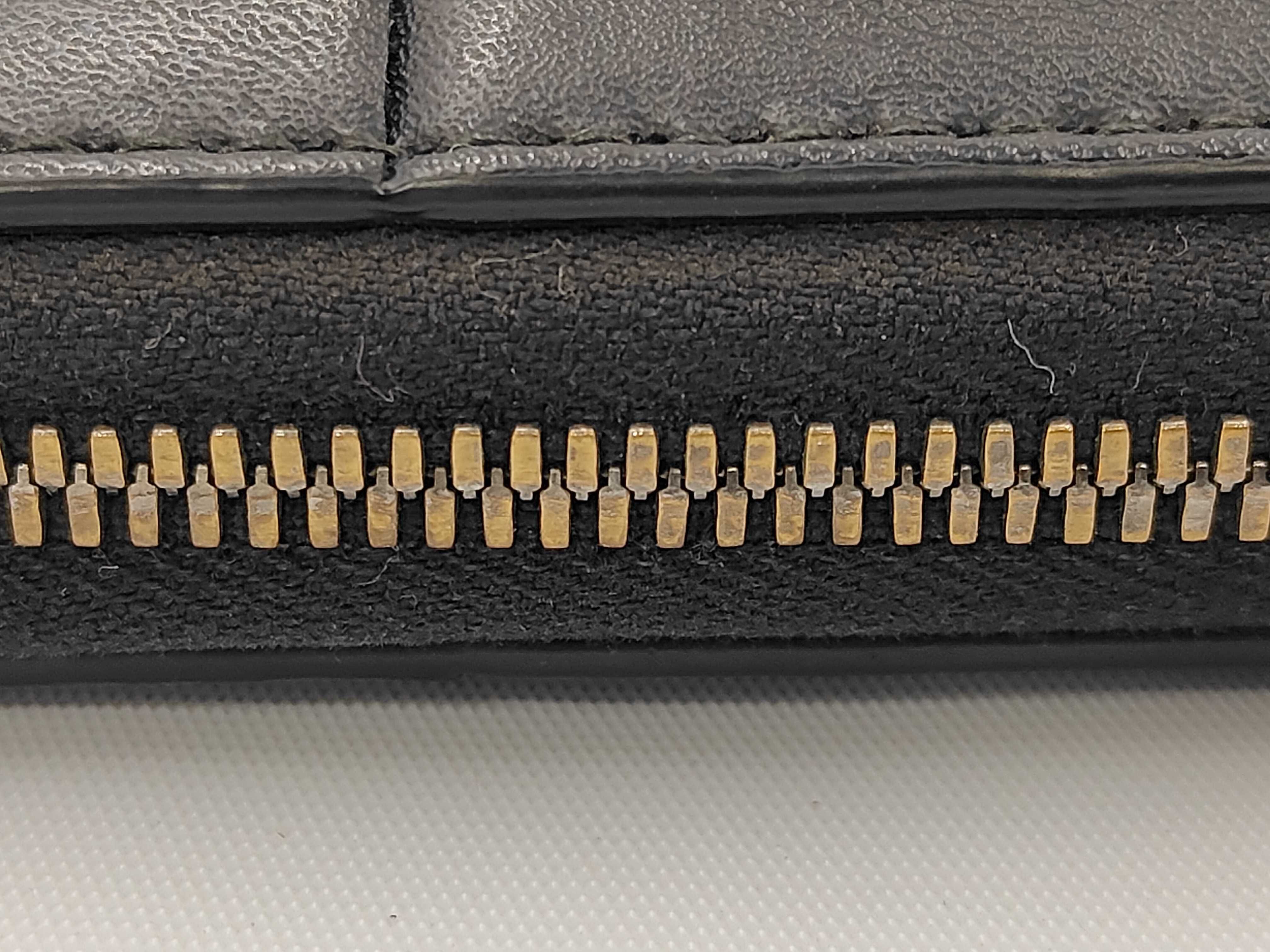 wallet — view 4