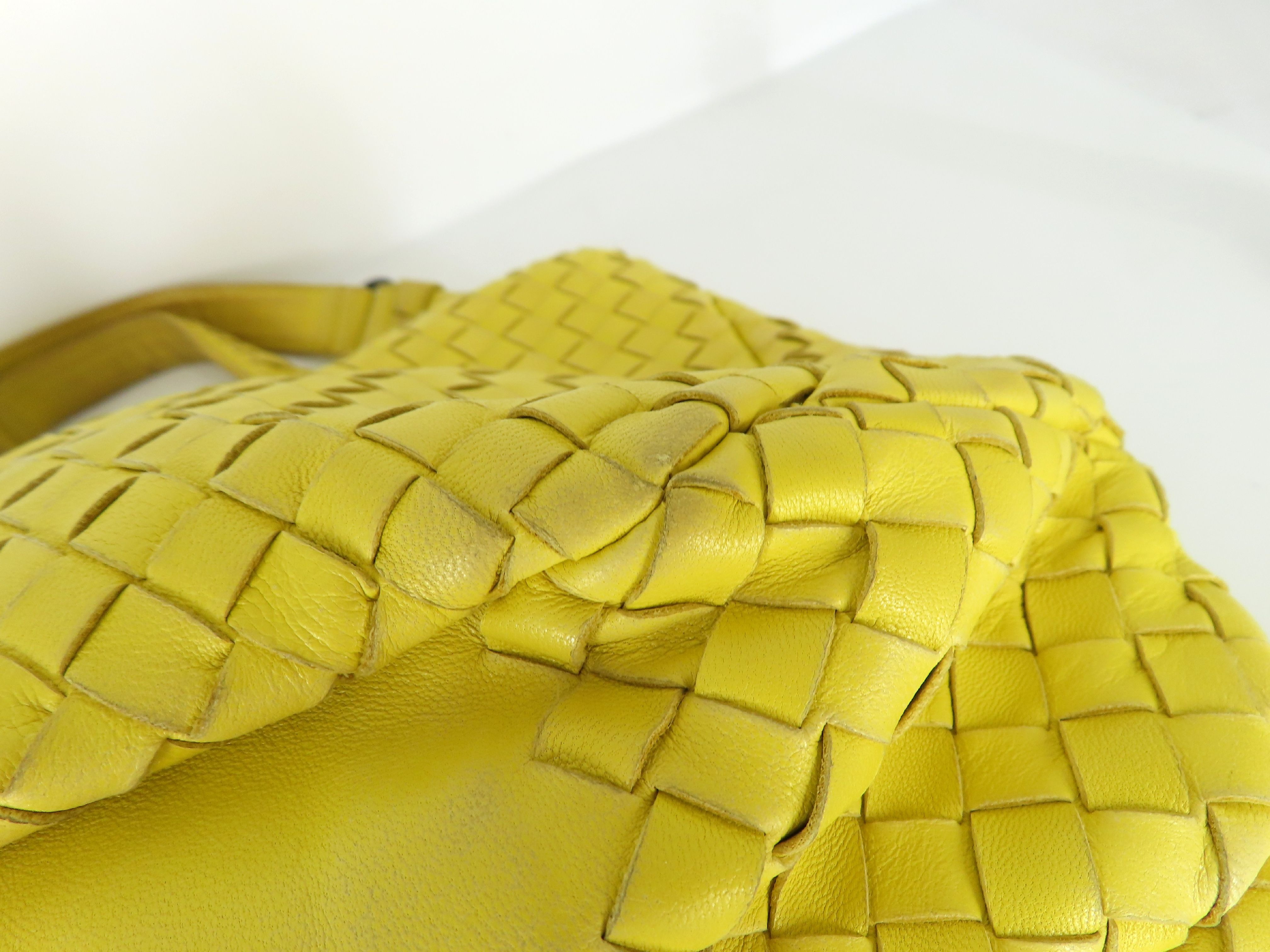 Intrecciato Bottega Campana Yellow Handbag — view 6