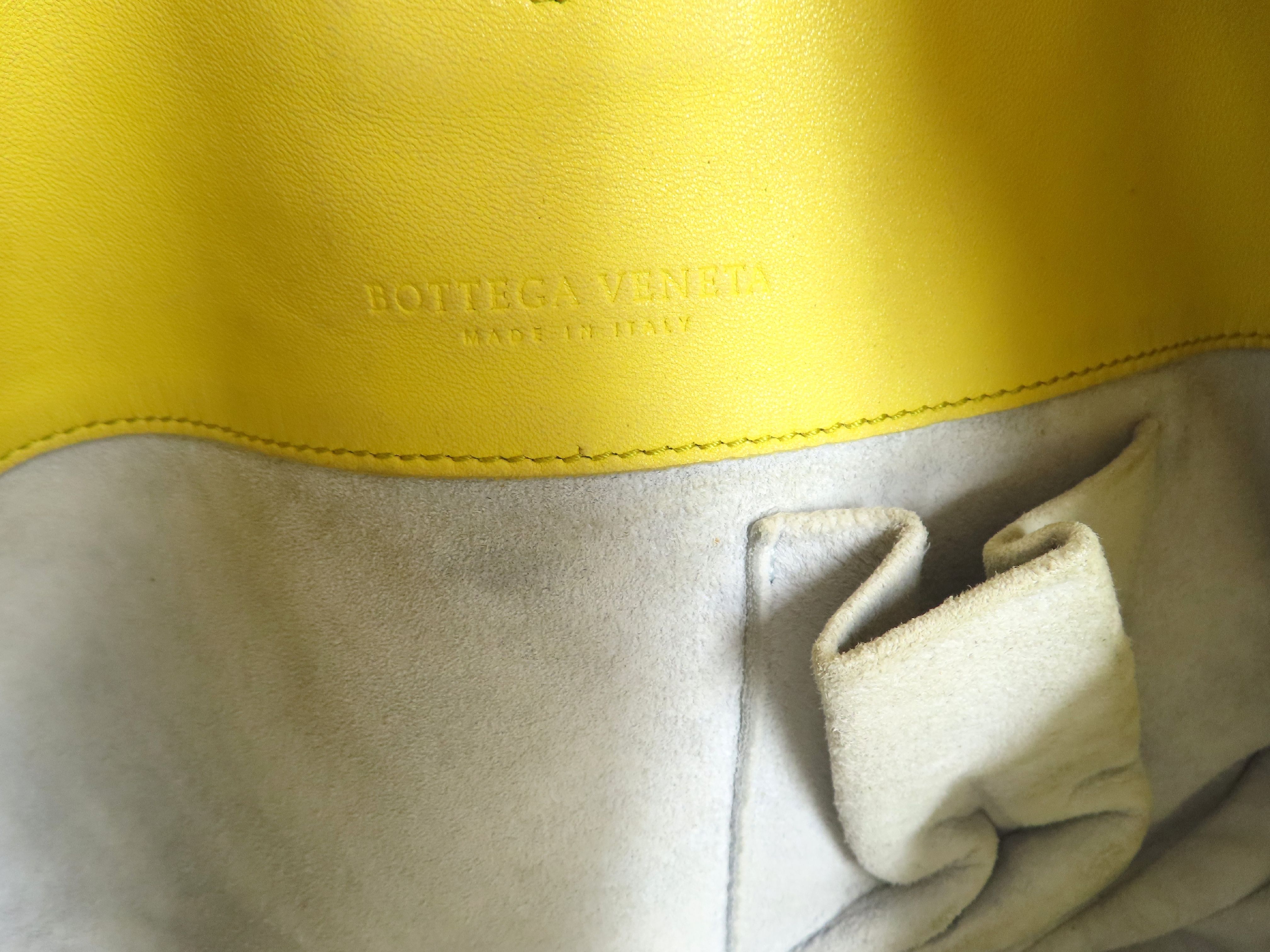 Intrecciato Bottega Campana Yellow Handbag — view 10