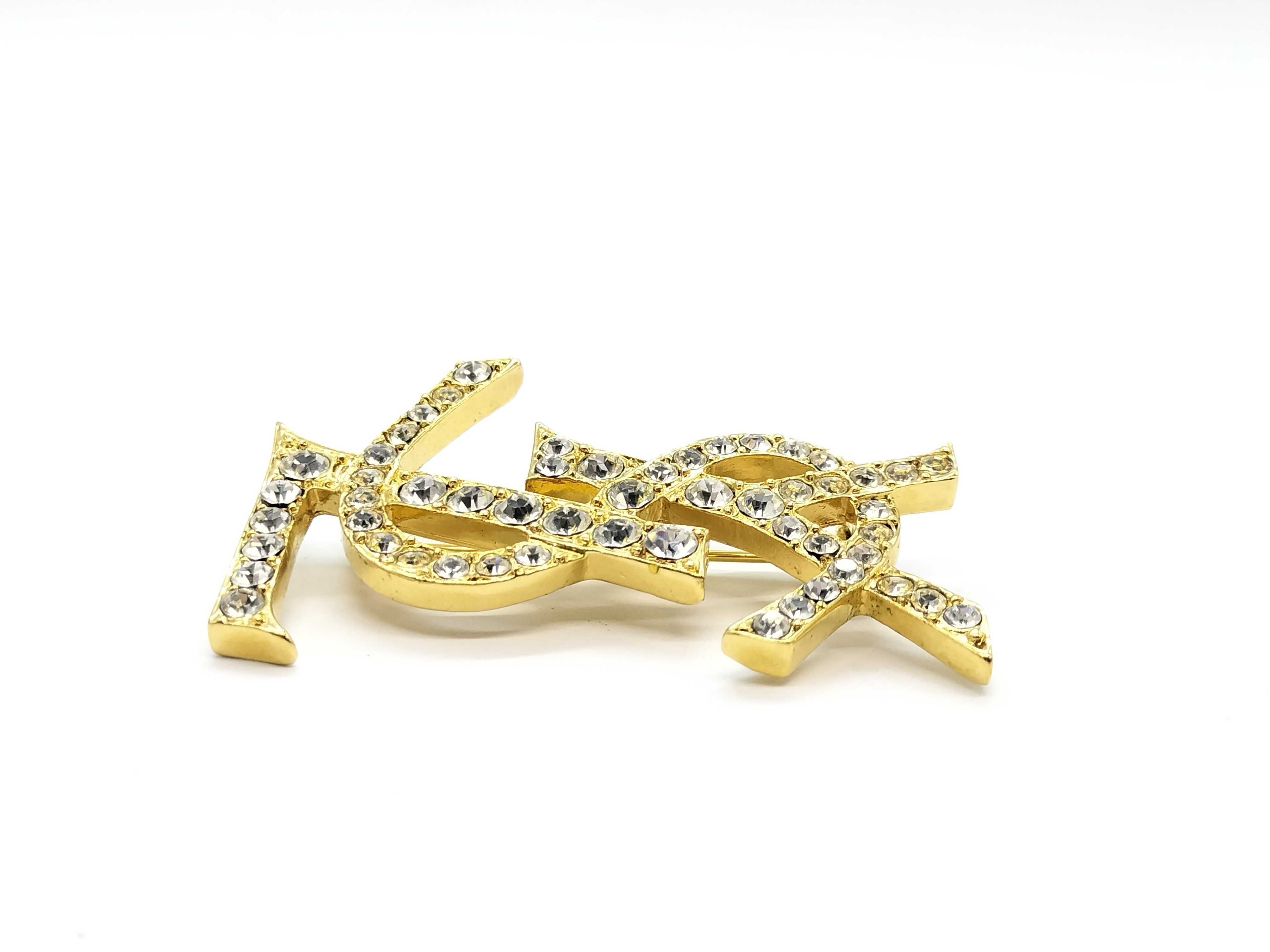 brooch — view 2