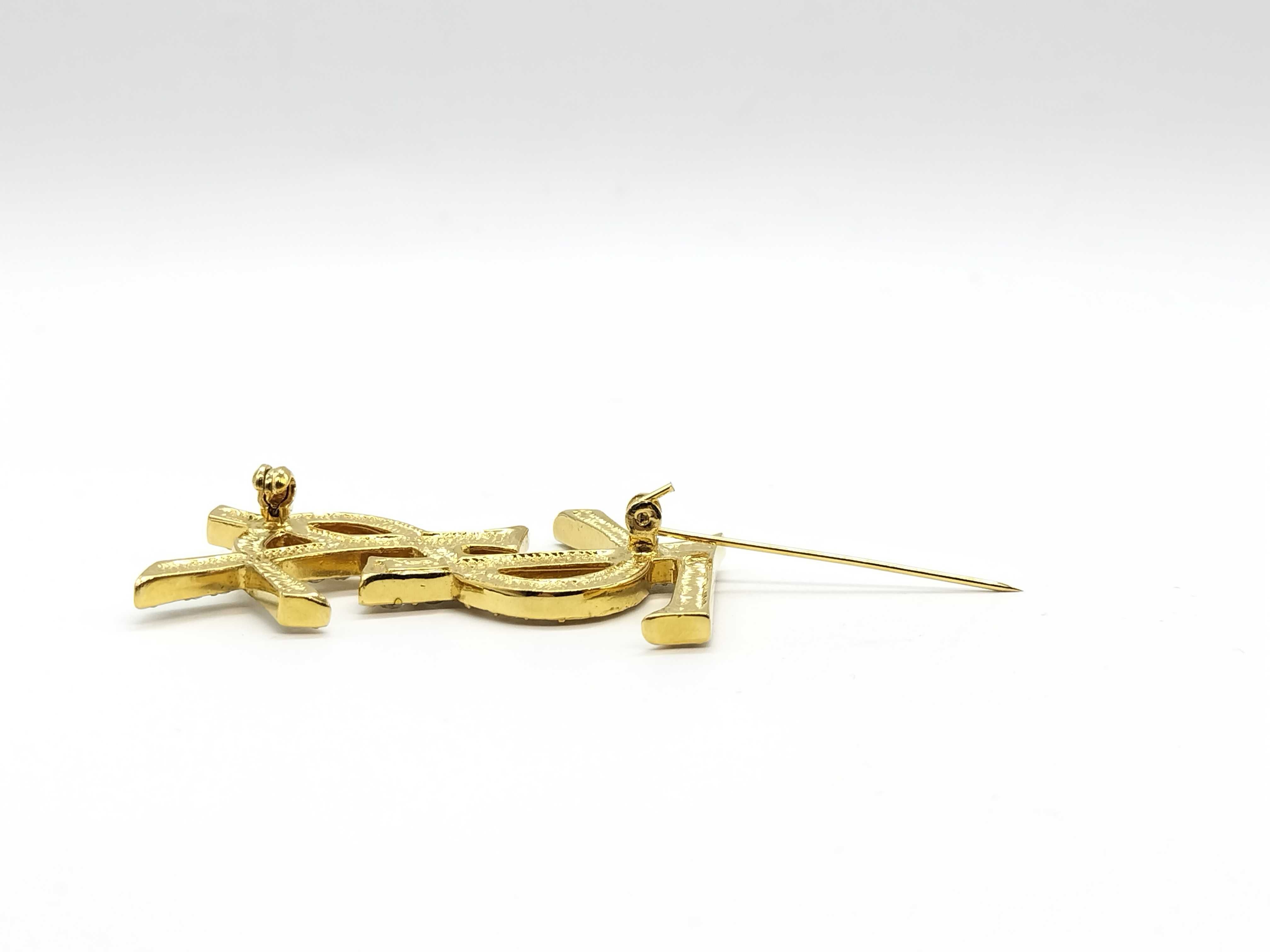 brooch — view 4