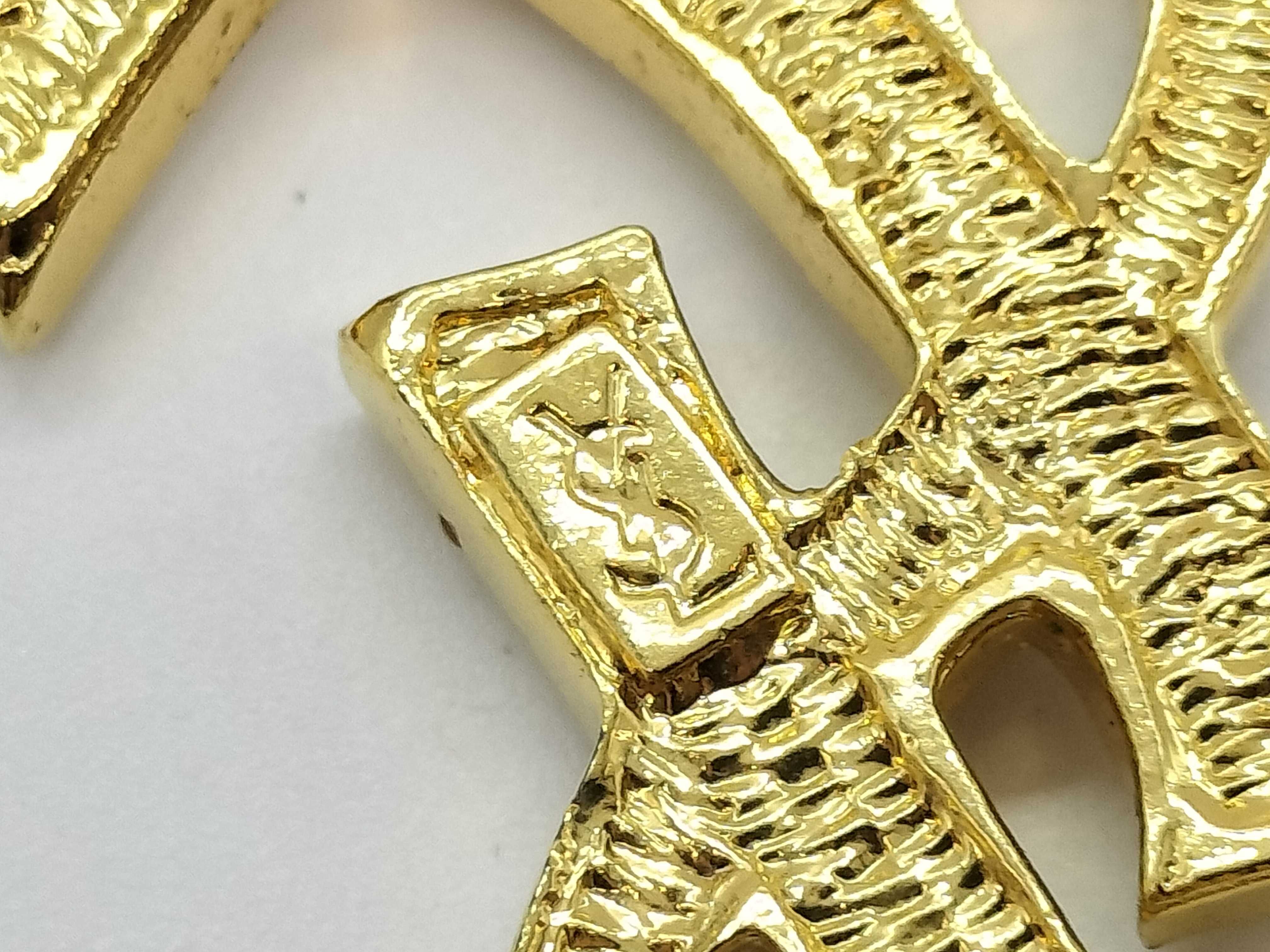 brooch — view 5