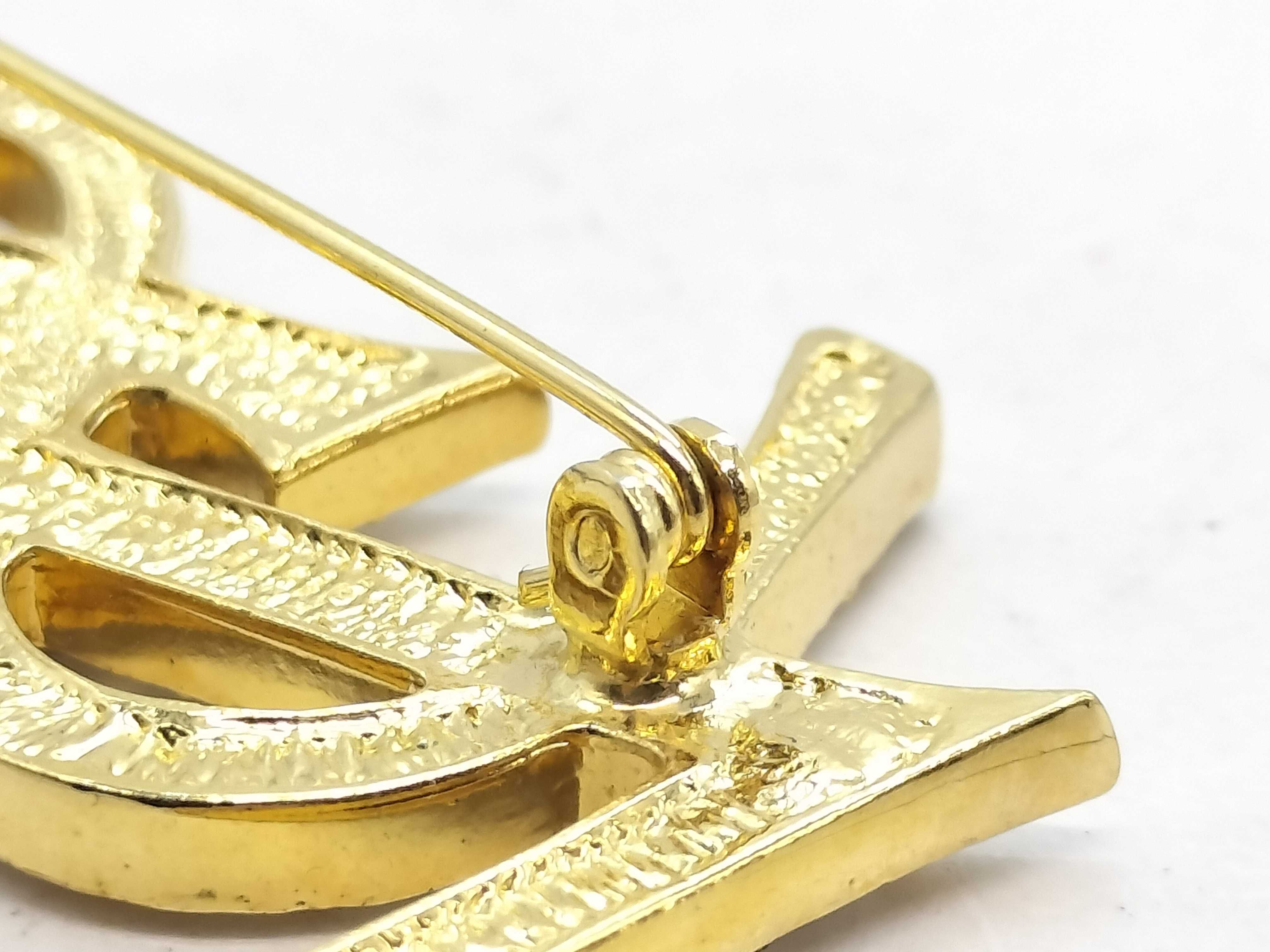 brooch — view 7