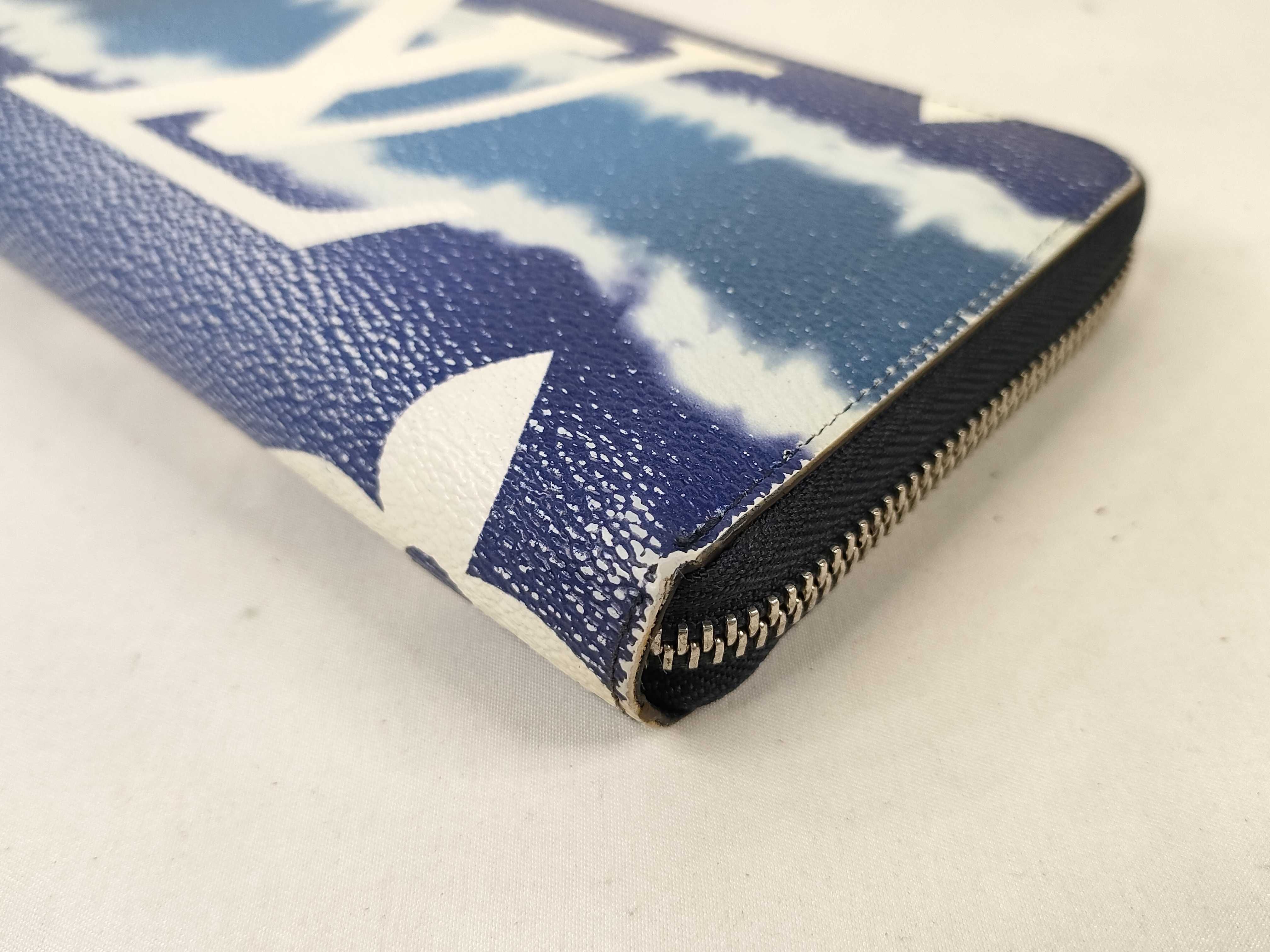 LV Escale Monogram Giant Zippy Wallet Round Zipper Long Wallet Blue Tie-Dye M68841 Wallet — view 3