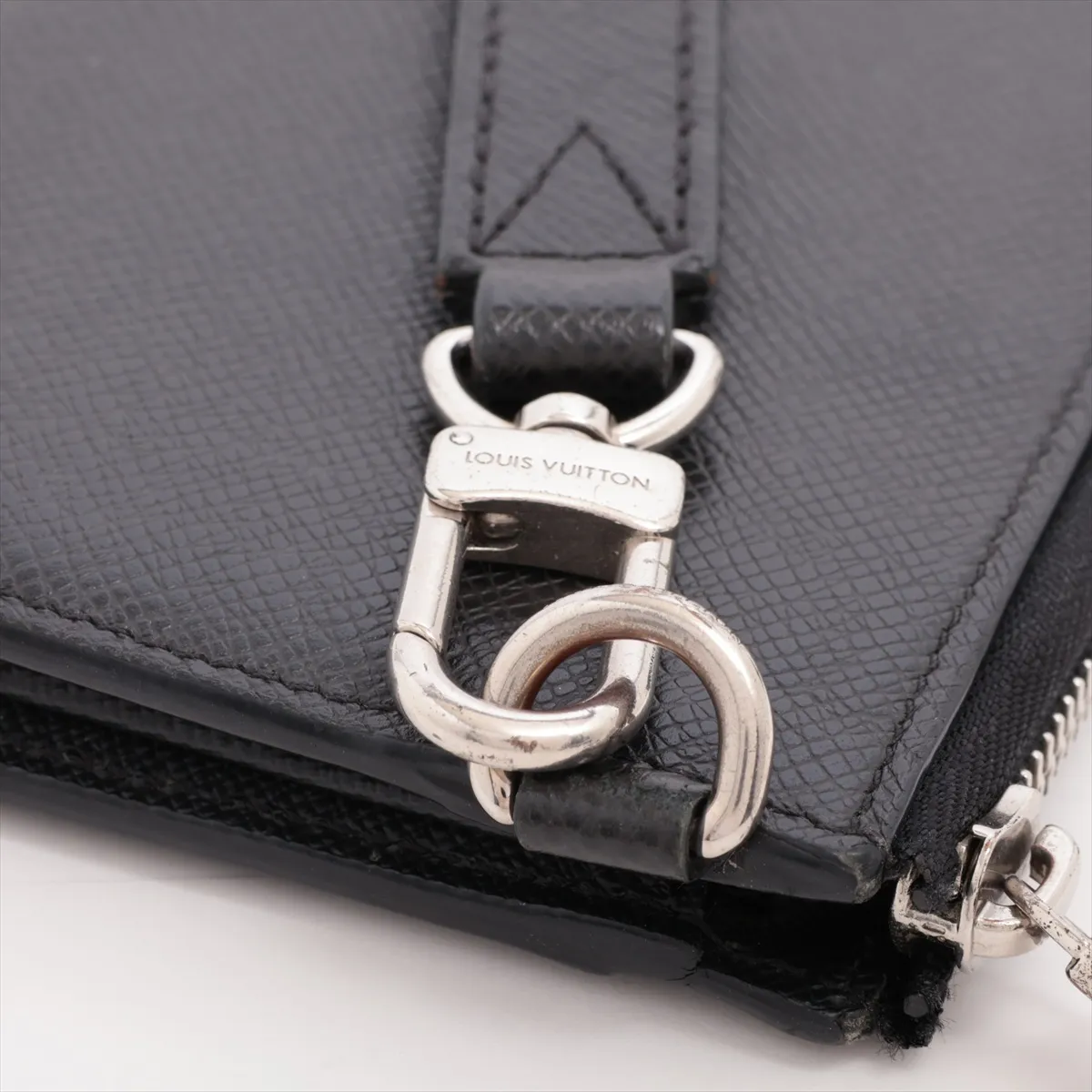 Taiga Zippy Dragonne M69409 Black Round Zip Wallet (RFID detected) — view 11