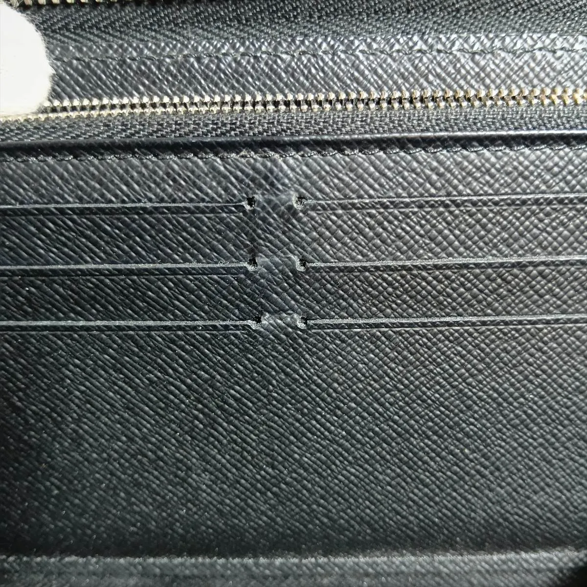 Taiga Zippy Dragonne M69409 Black Round Zip Wallet (RFID detected) — view 13