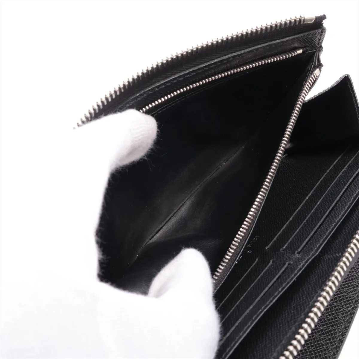 Taiga Zippy Dragonne M69409 Black Round Zip Wallet (RFID detected) — view 6