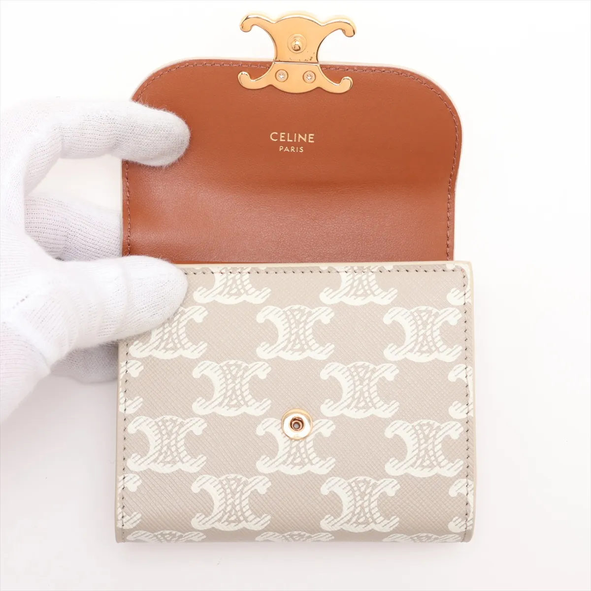 Triomphe Small Flap Wallet Leather Compact Wallet Beige — view 3