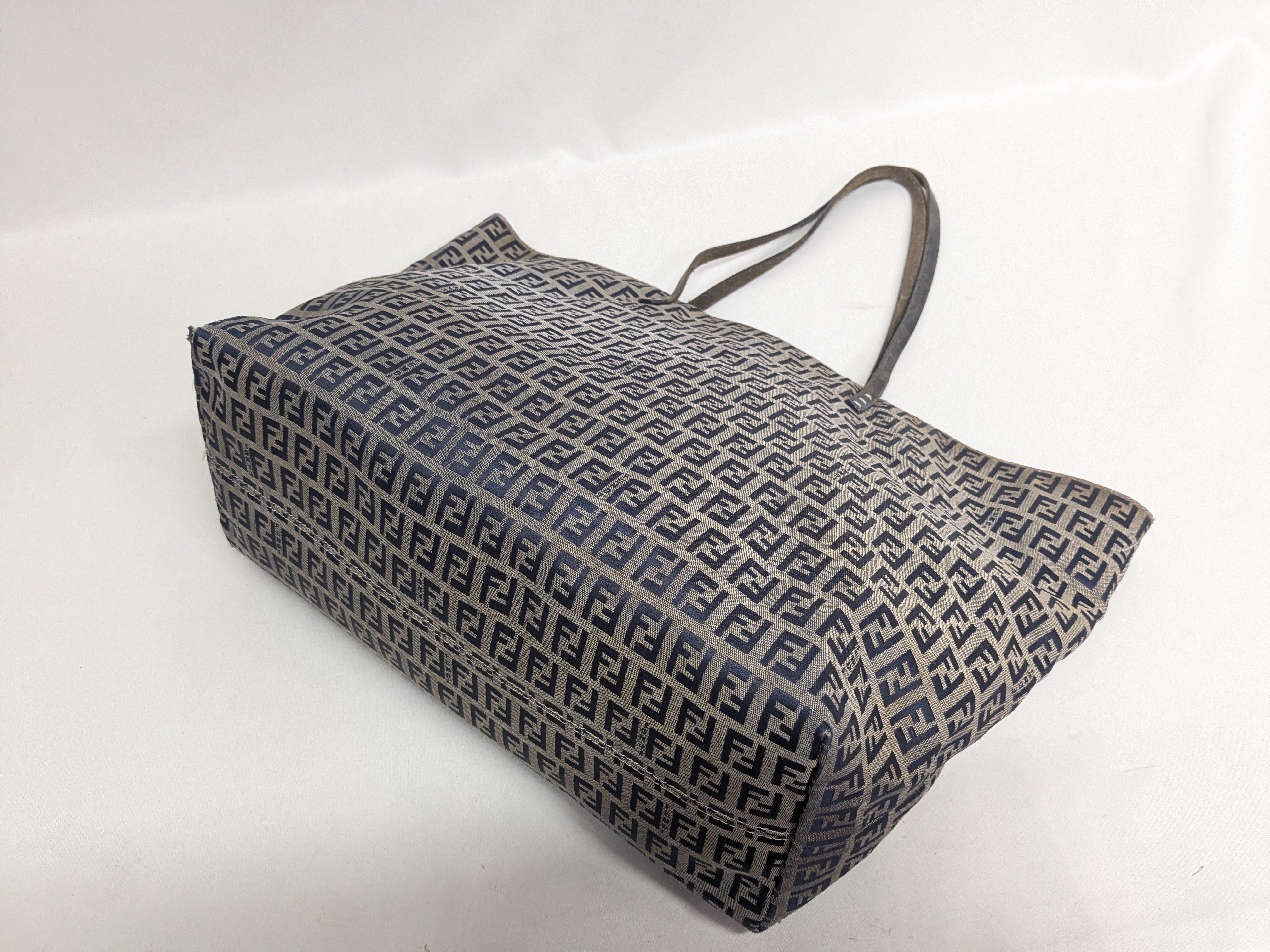 Zucchino Tote Bag — view 4