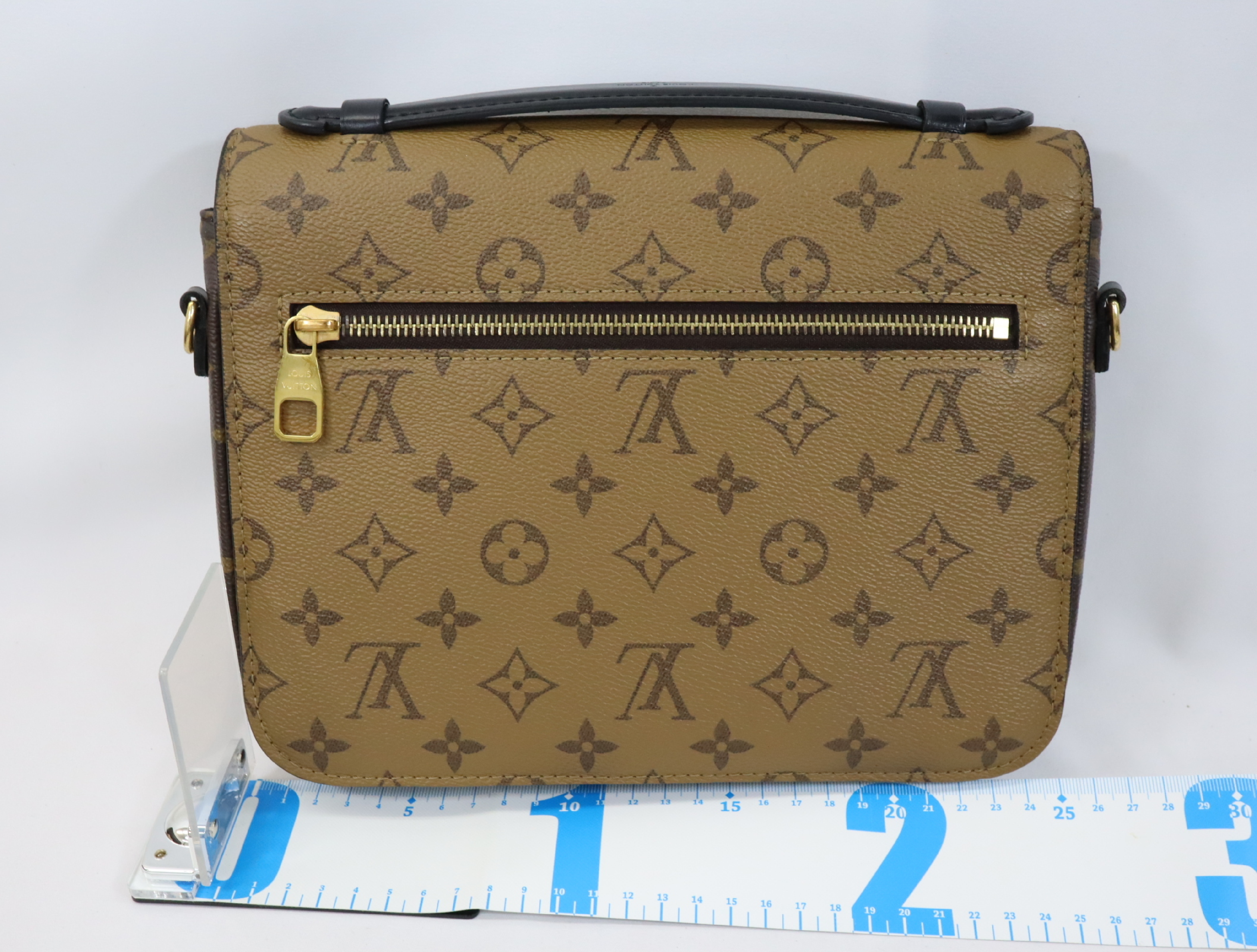 Monogram Reverse Pochette Metis MM M44876 Shoulder Bag — view 2
