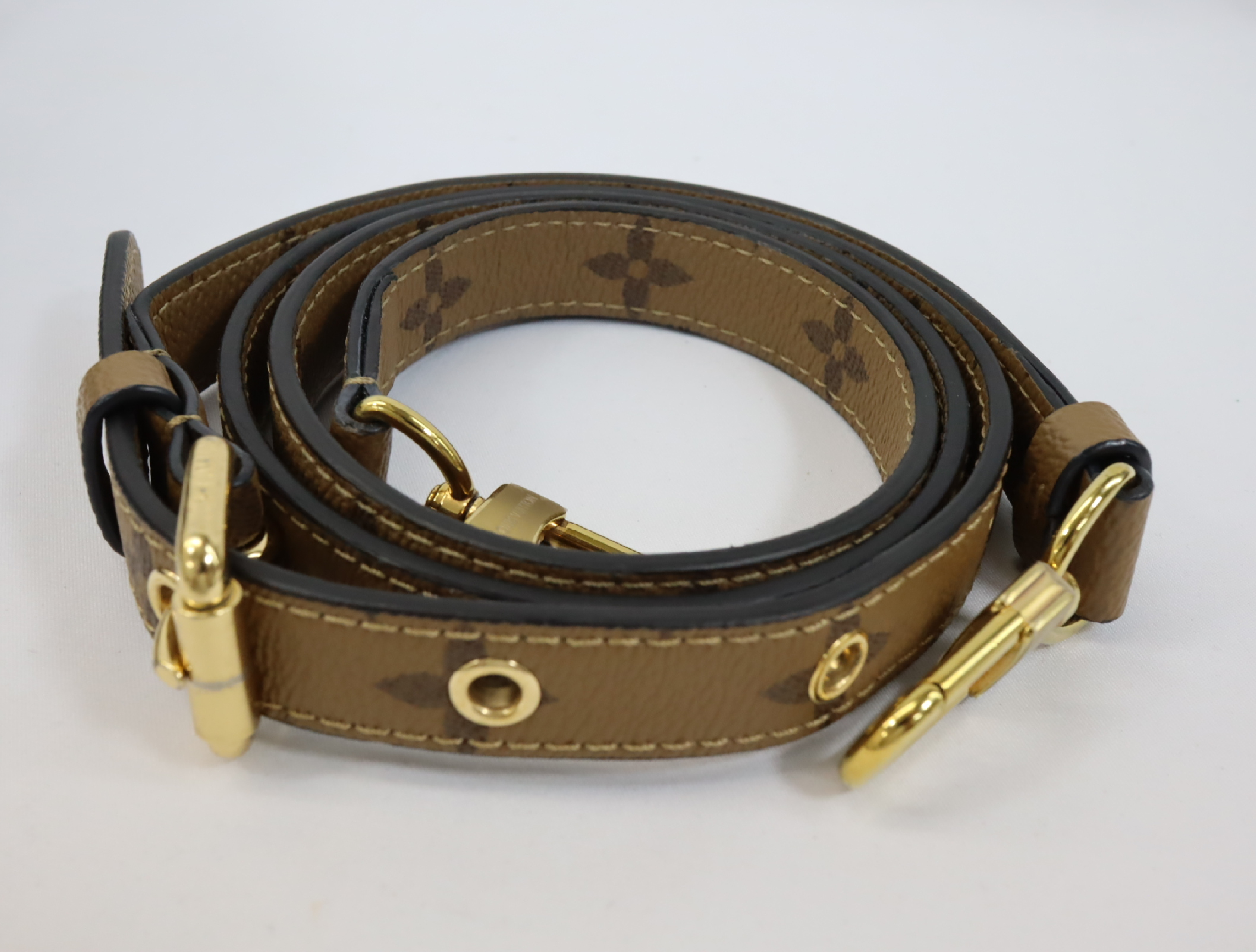 Monogram Reverse Pochette Metis MM M44876 Shoulder Bag — view 11