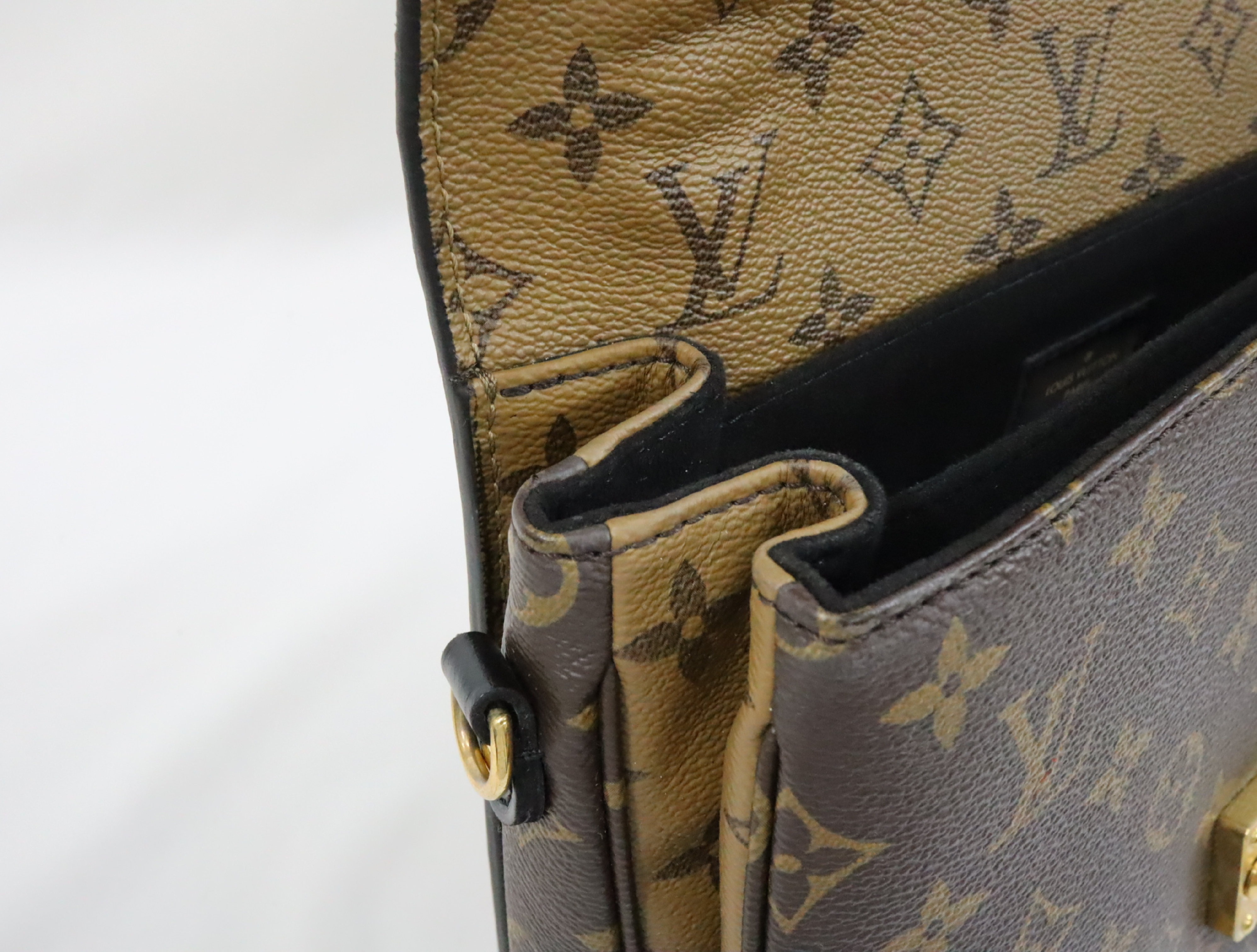 Monogram Reverse Pochette Metis MM M44876 Shoulder Bag — view 15