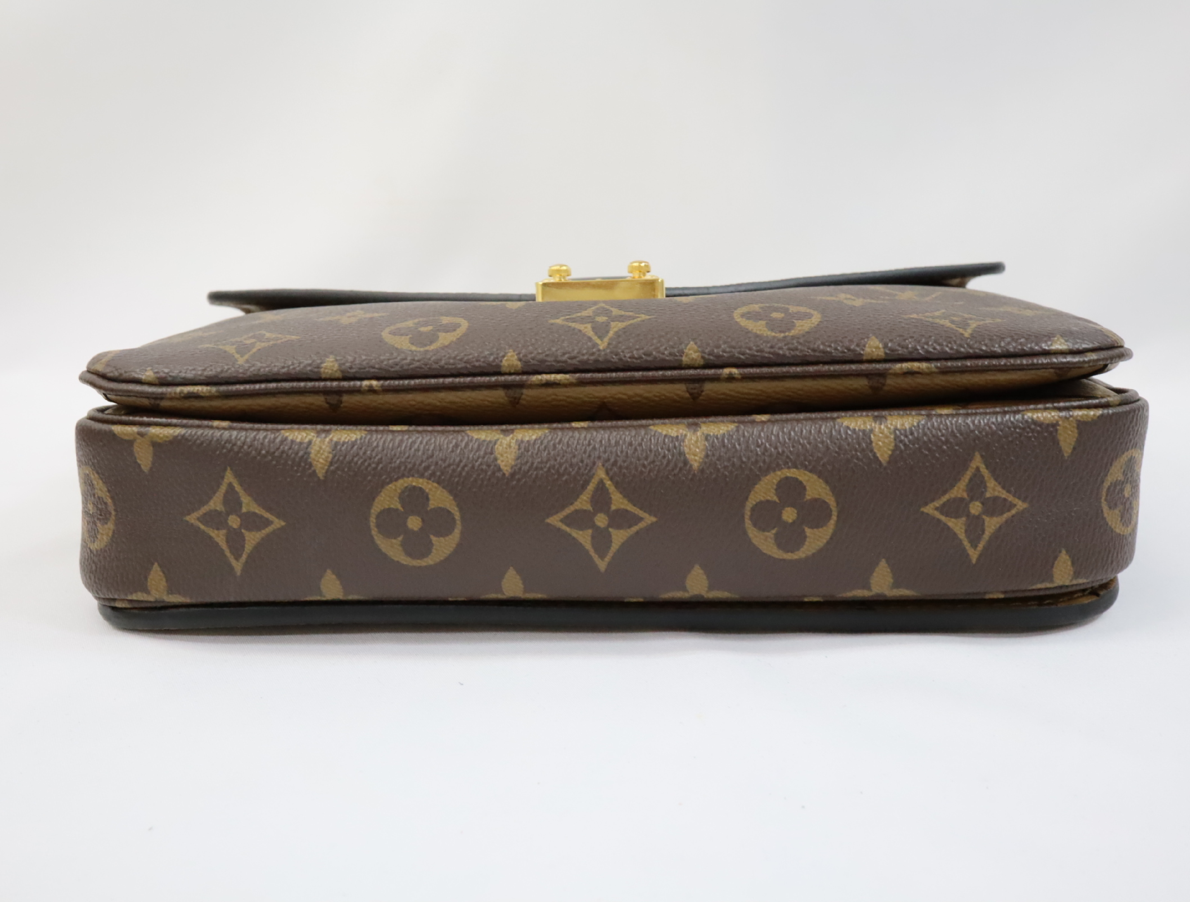 Monogram Reverse Pochette Metis MM M44876 Shoulder Bag — view 5