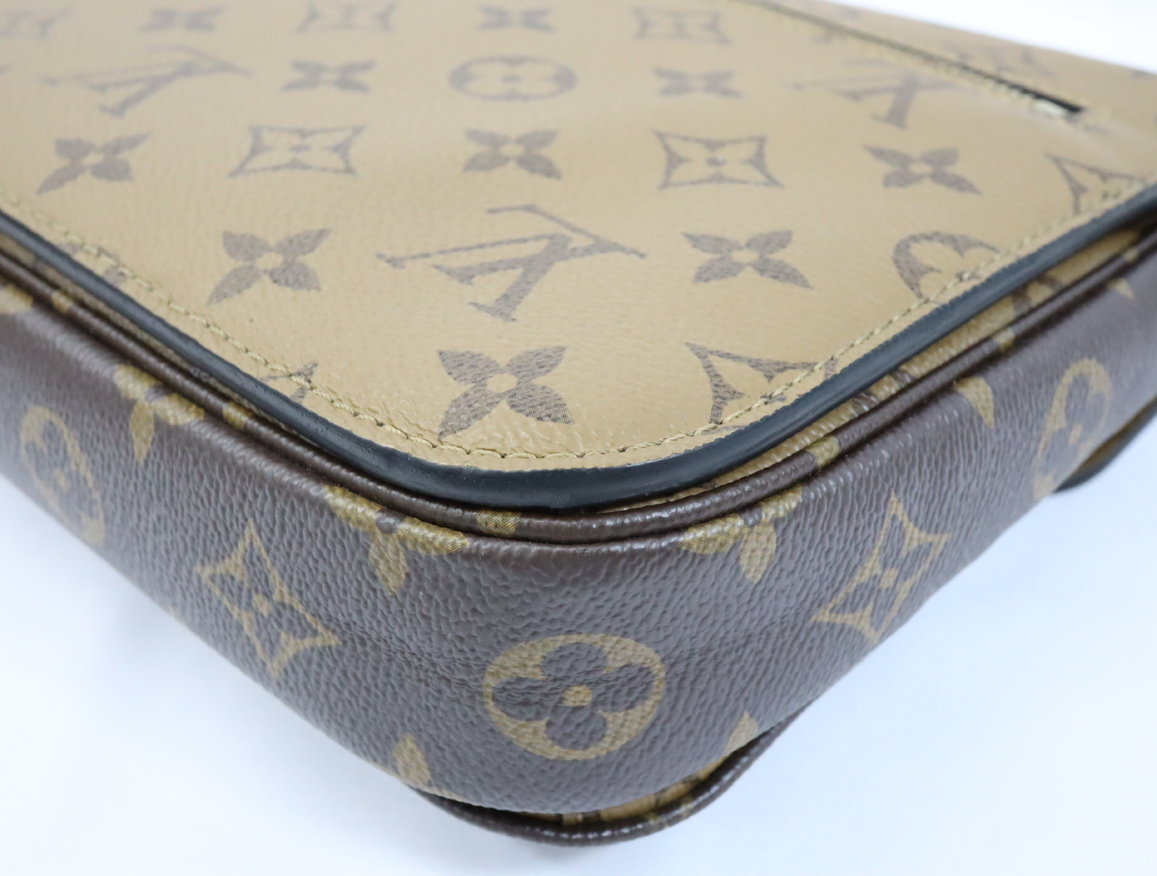 Monogram Reverse Pochette Metis MM M44876 Shoulder Bag — view 8