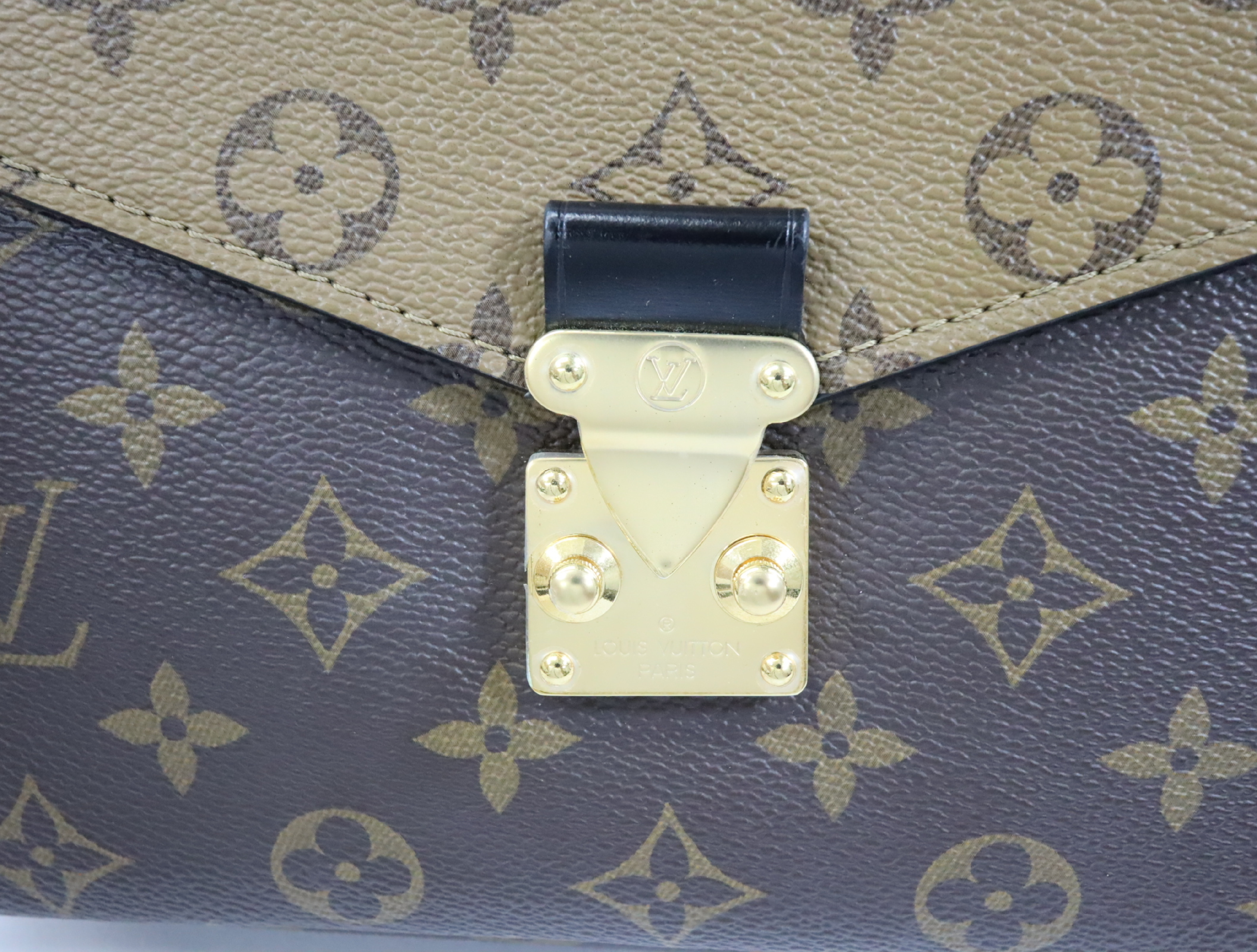 Monogram Reverse Pochette Metis MM M44876 Shoulder Bag — view 10