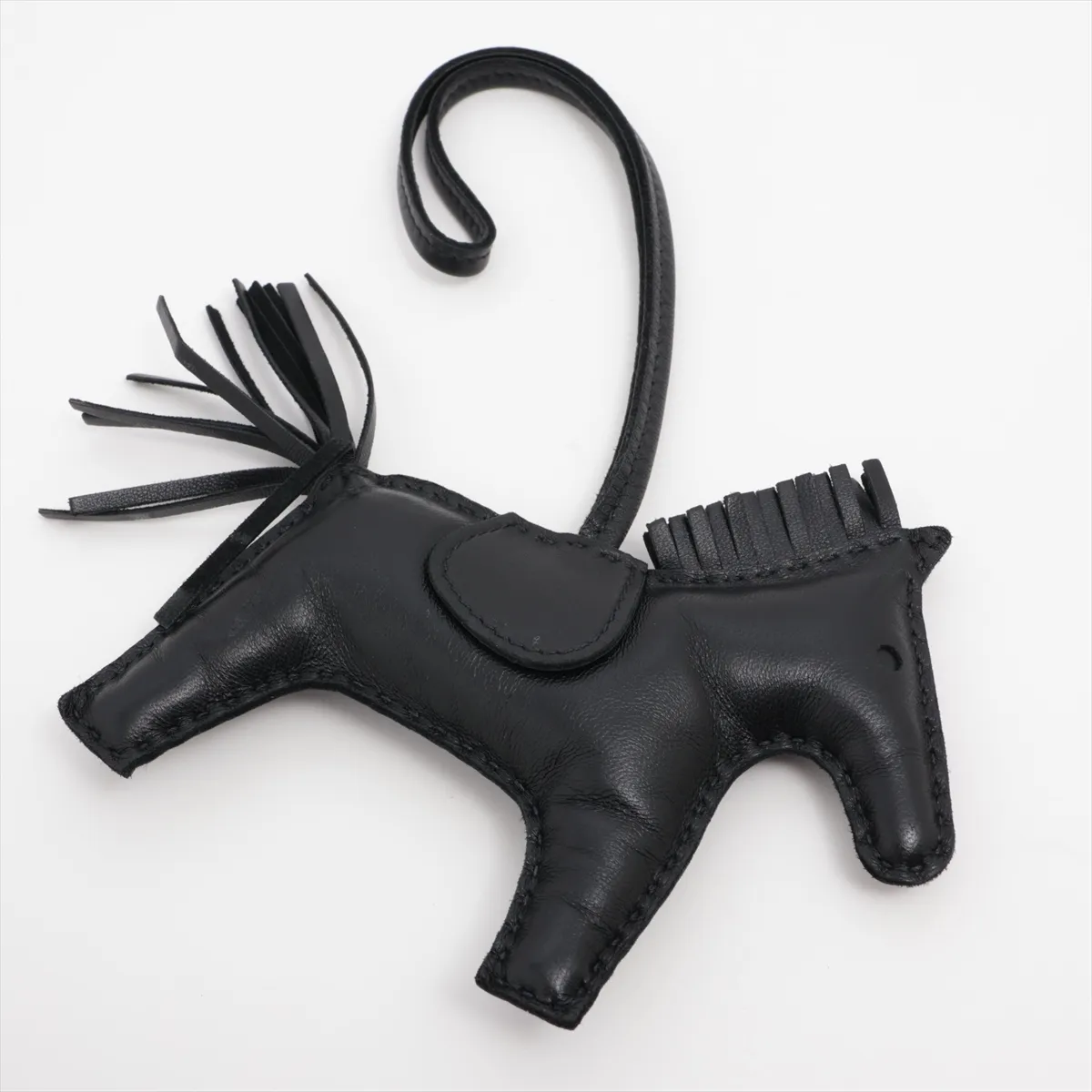 Rodeo Charm MM, A stamp, charm, Agneau Milo, So Black, — view 2