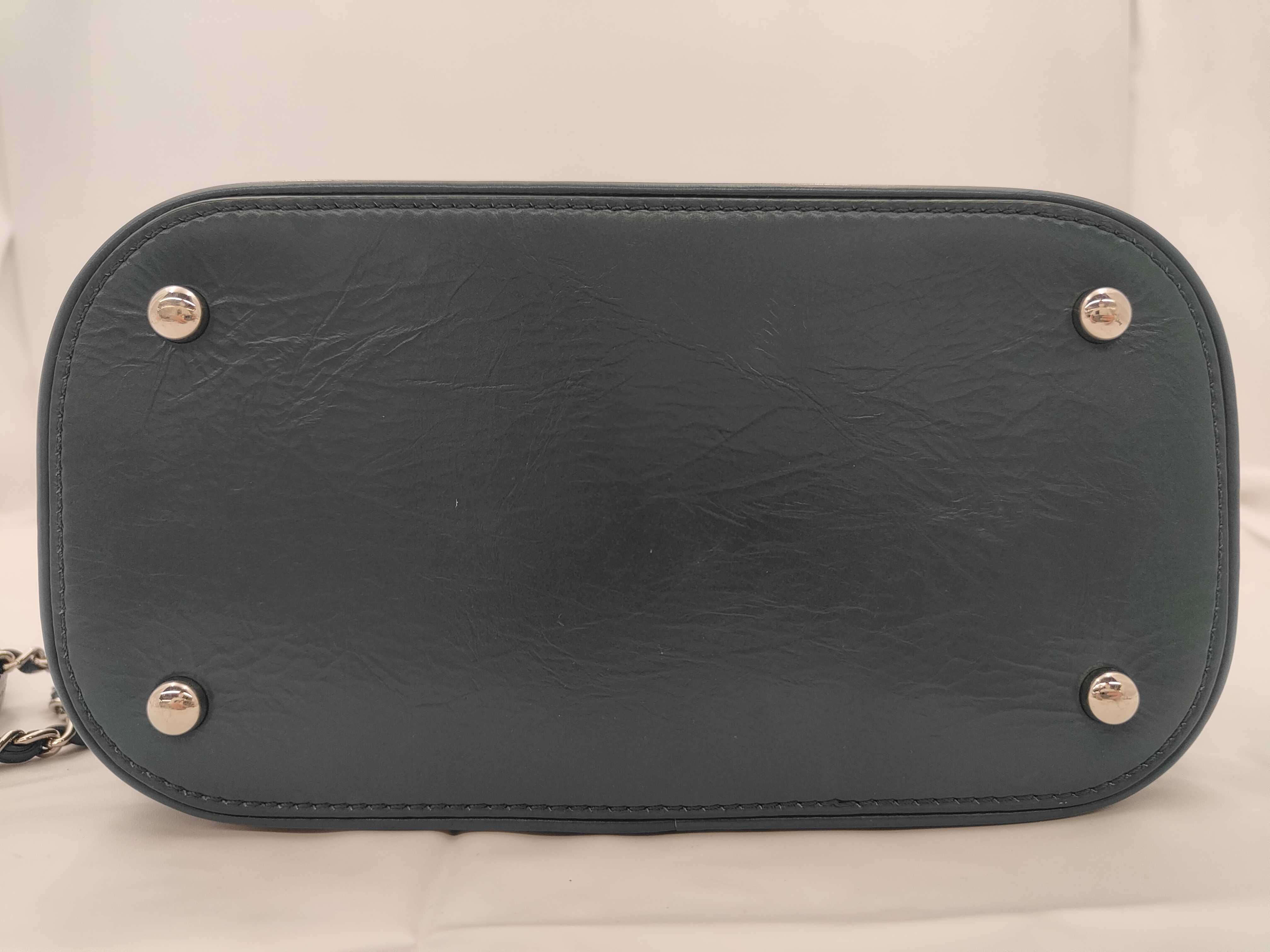 Matelassé Vinyl Shoulder Bag (Green) — view 7