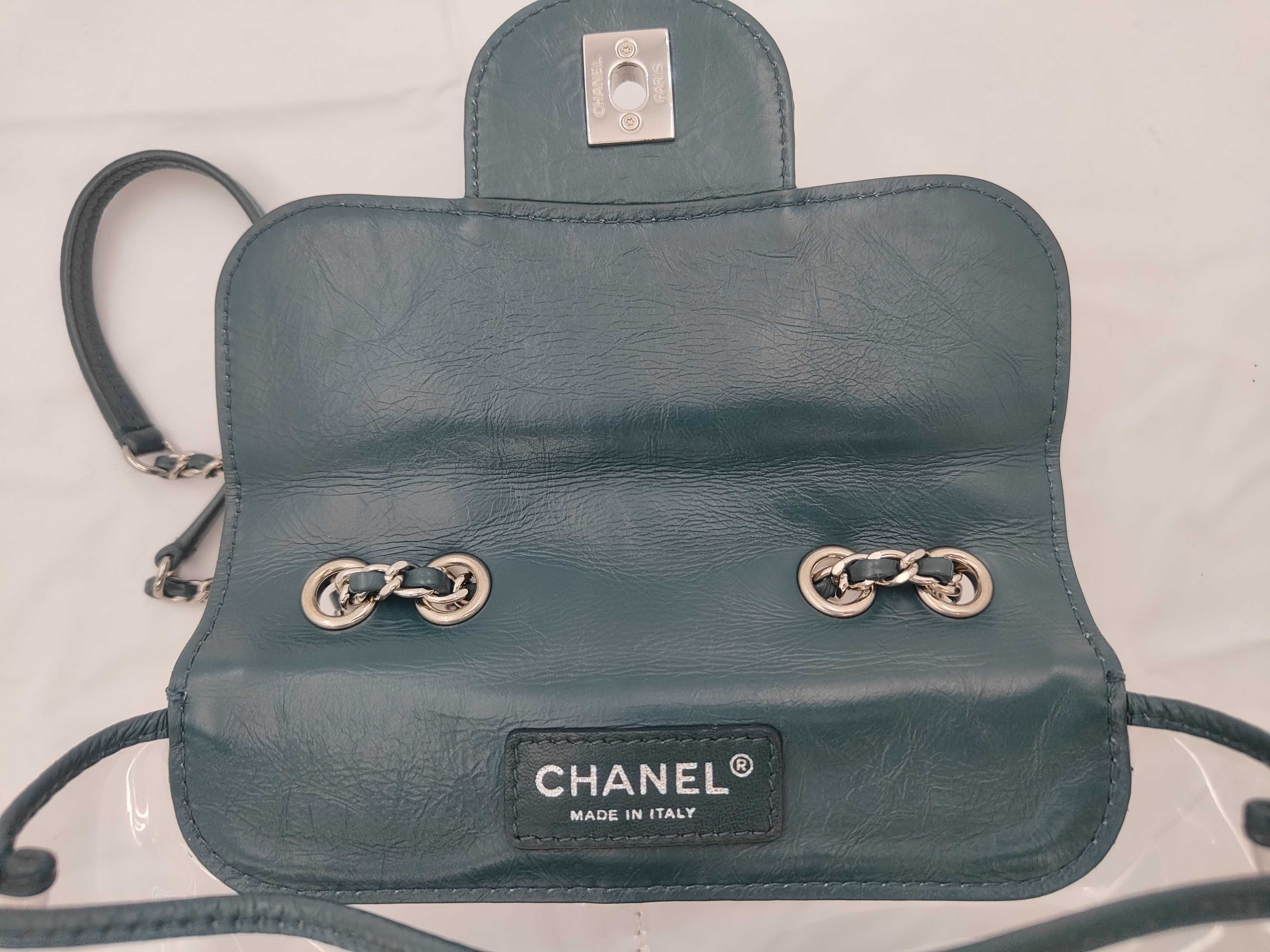 Matelassé Vinyl Shoulder Bag (Green) — view 8