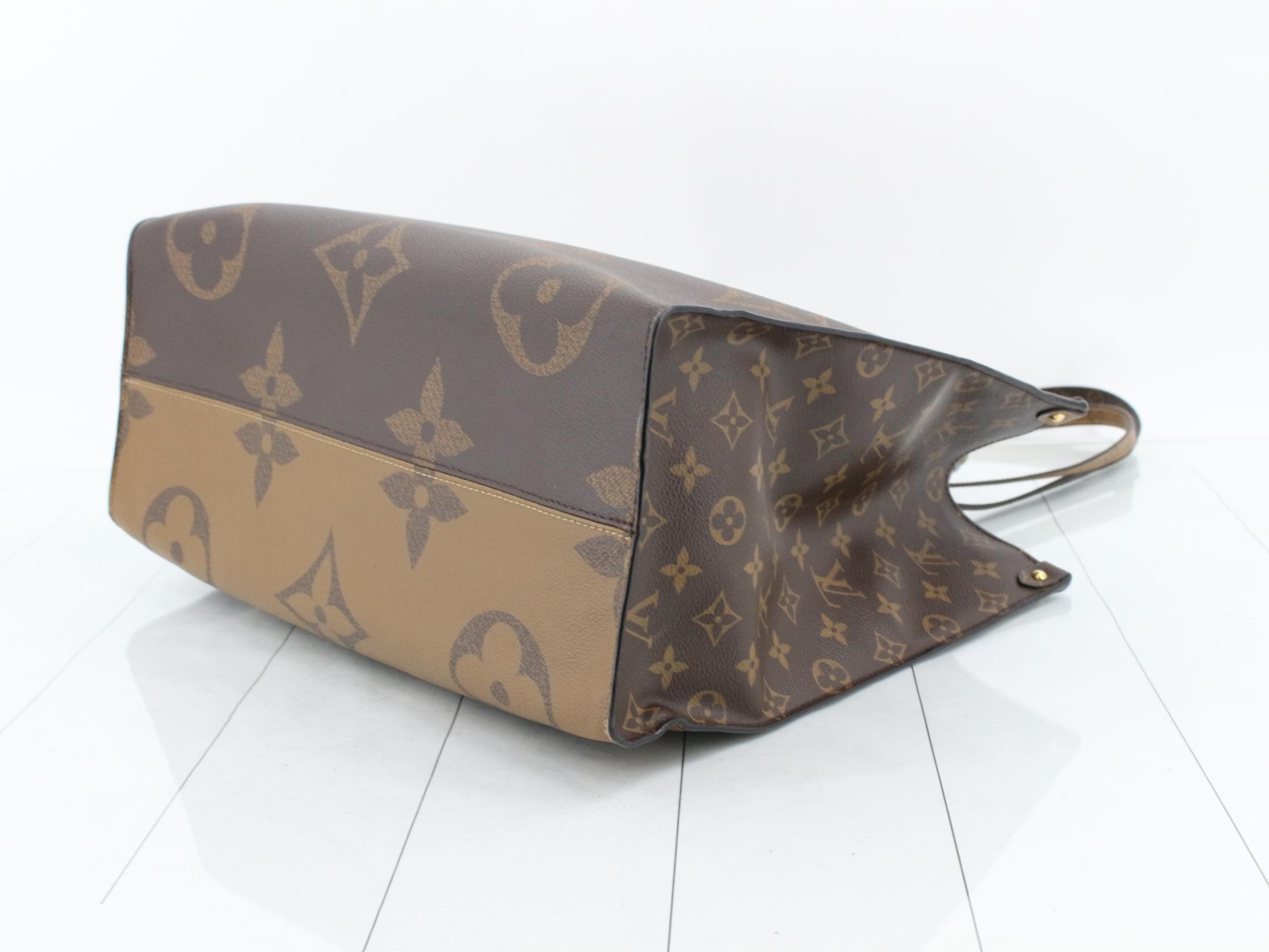 Monogram Giant Reverse OnTheGo GM 2-Way Tote Bag — view 6