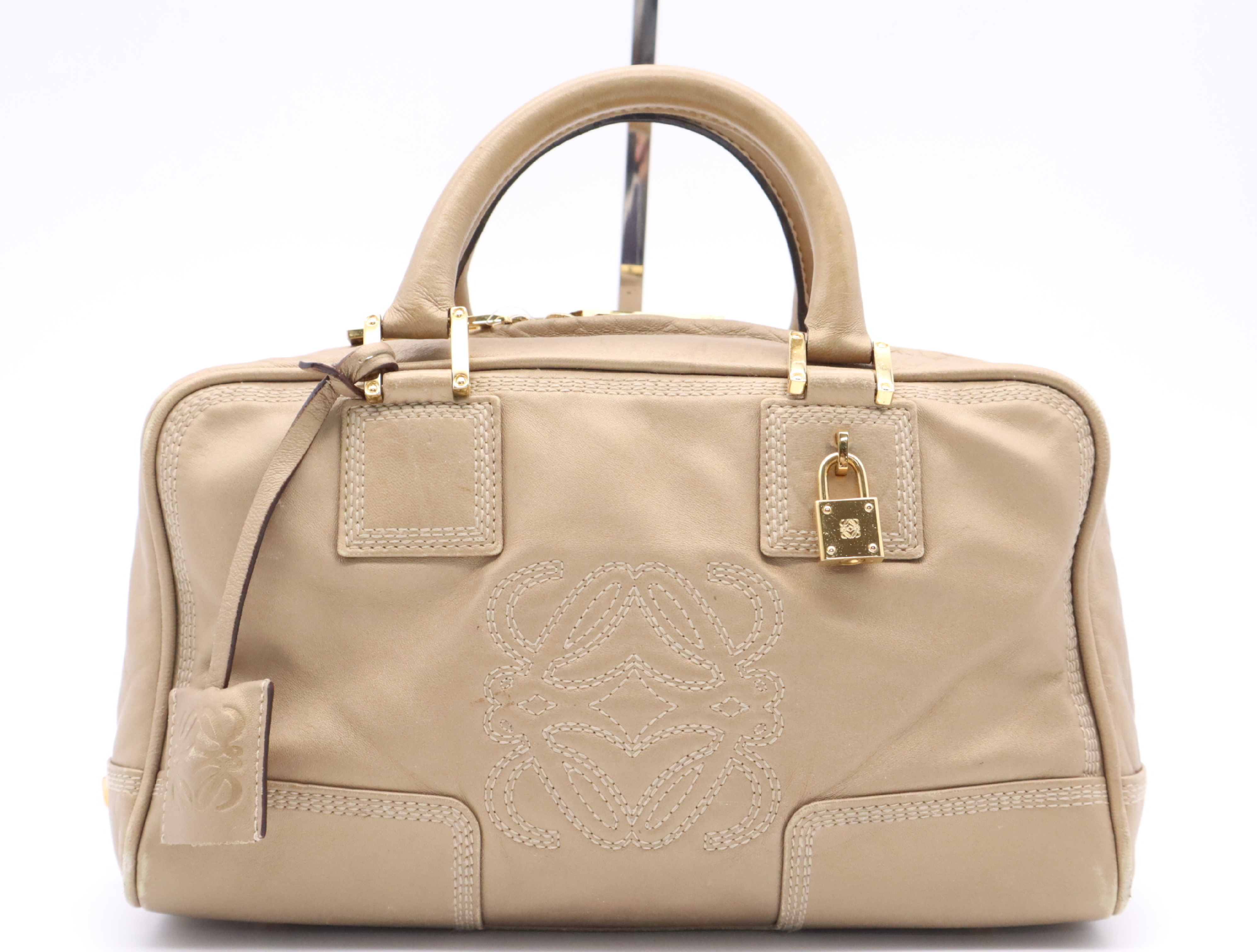 Leather Amazona 28 Handbag with Padlock, 2 Keys, and Clochette - Gold