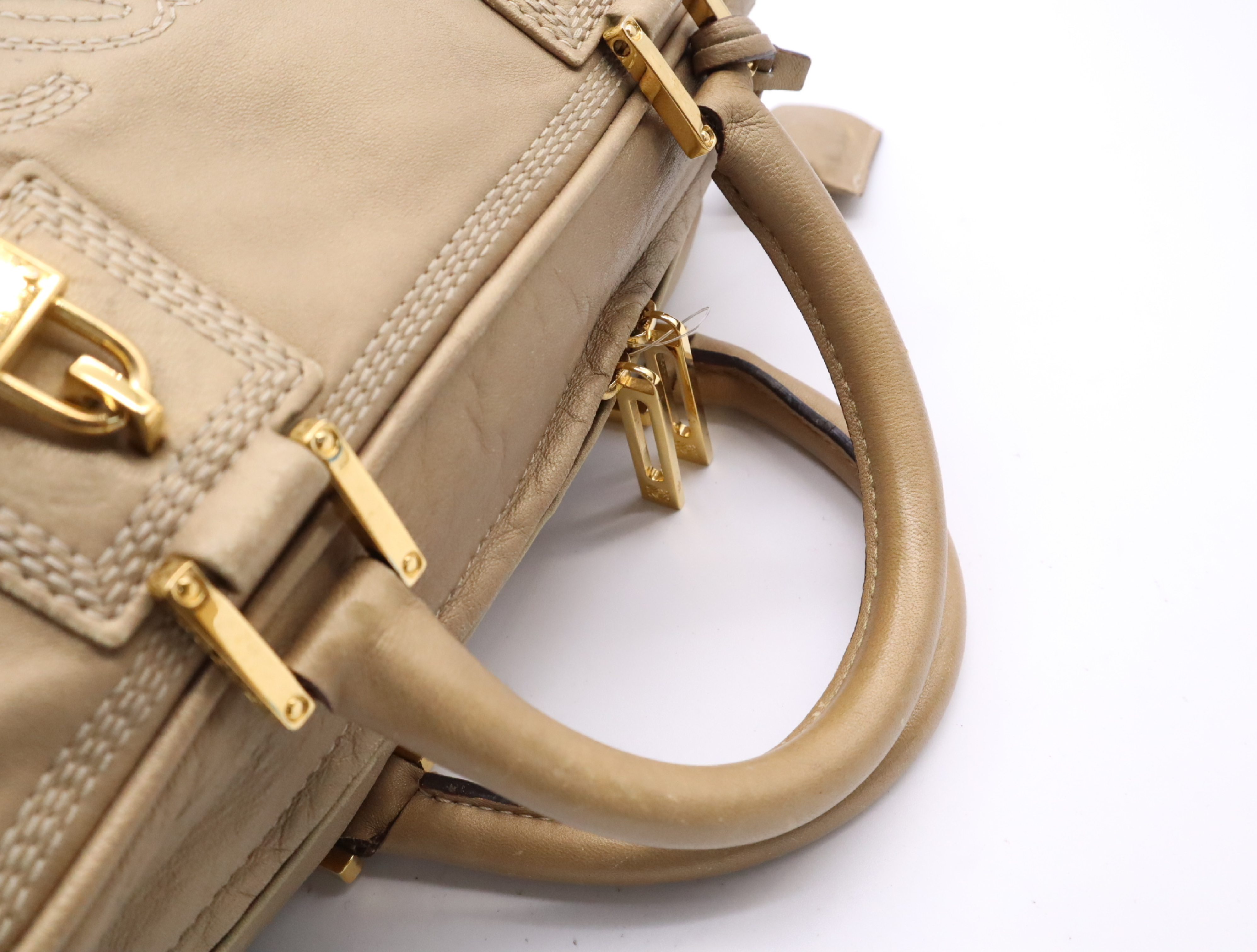 Leather Amazona 28 Handbag with Padlock, 2 Keys, and Clochette - Gold — view 11