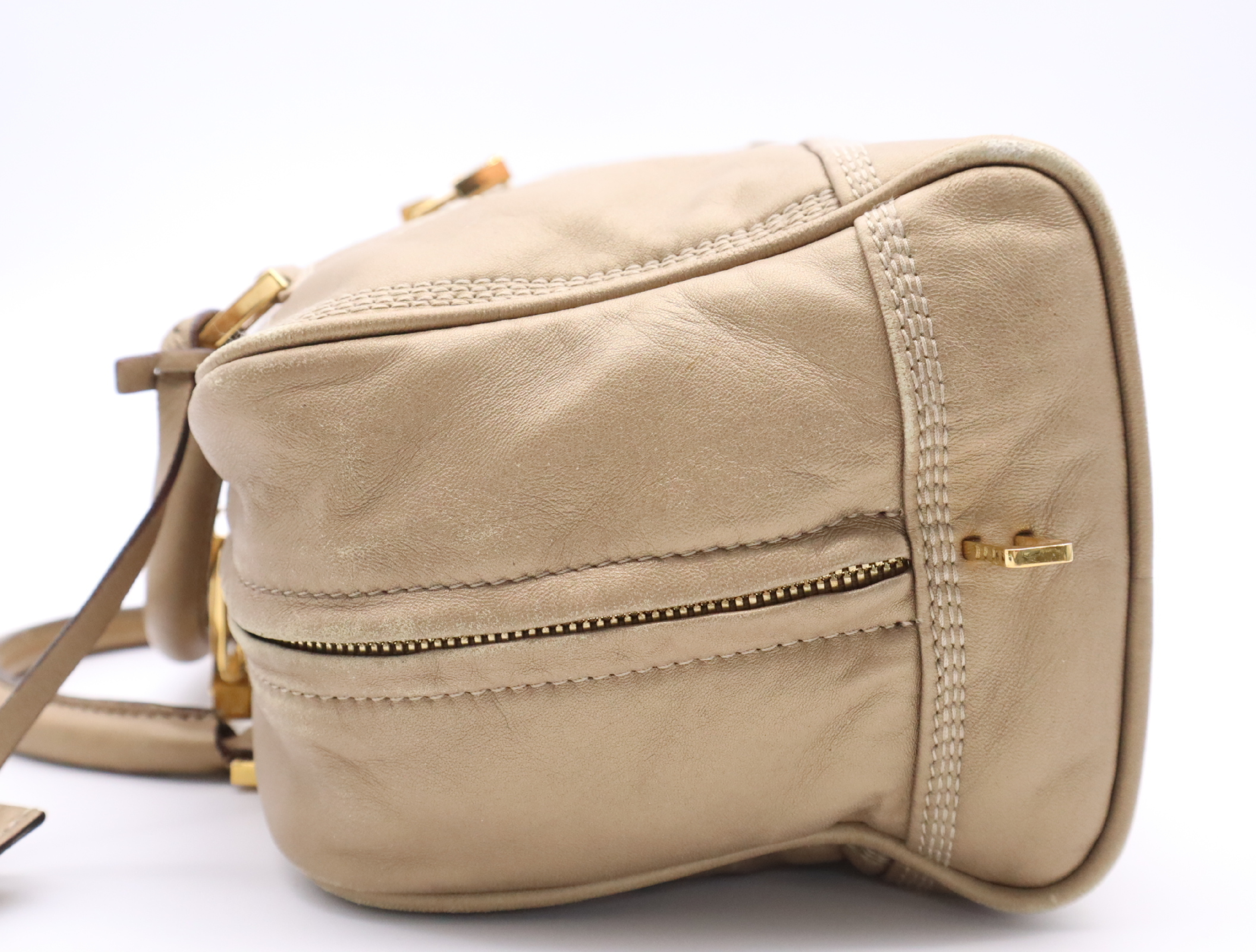Leather Amazona 28 Handbag with Padlock, 2 Keys, and Clochette - Gold — view 3