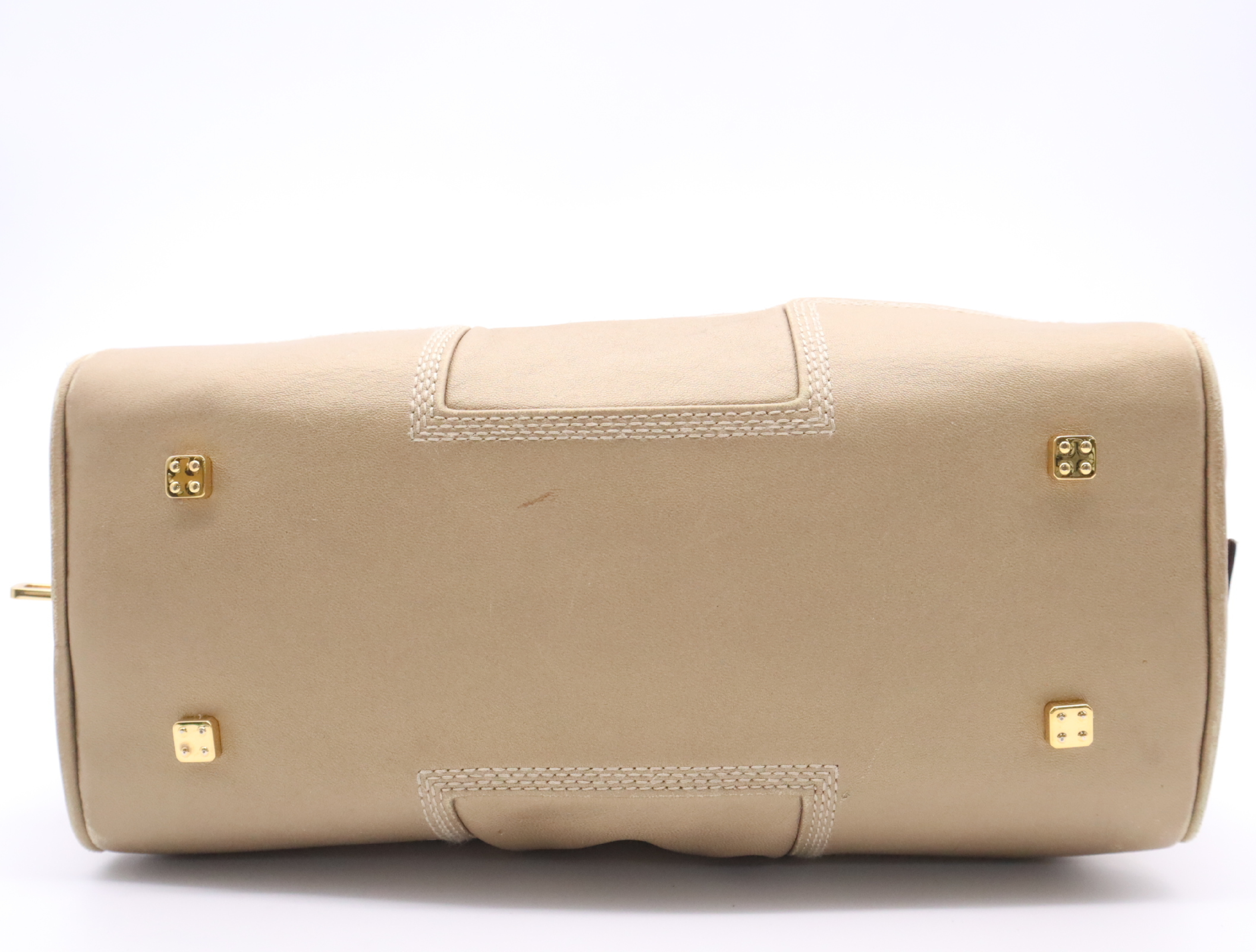 Leather Amazona 28 Handbag with Padlock, 2 Keys, and Clochette - Gold — view 4