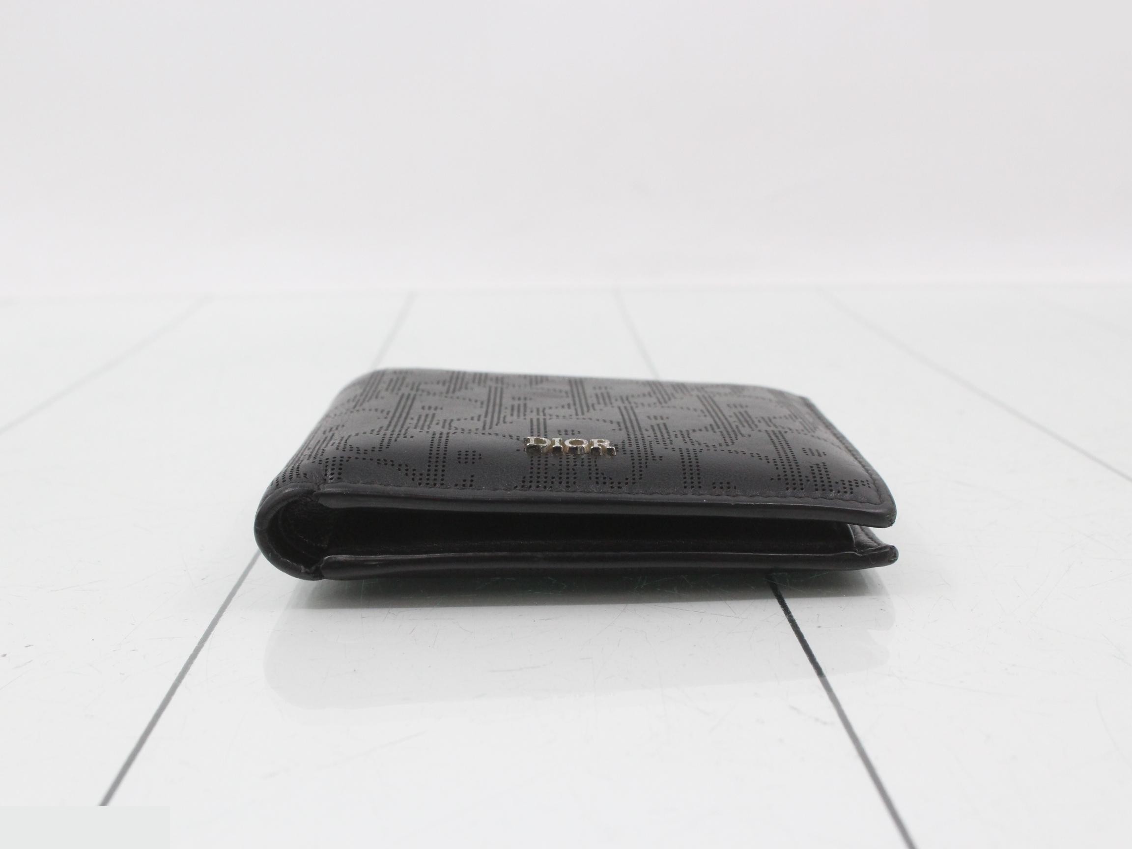 Bi-fold wallet, Trotter pattern, black leather — view 3