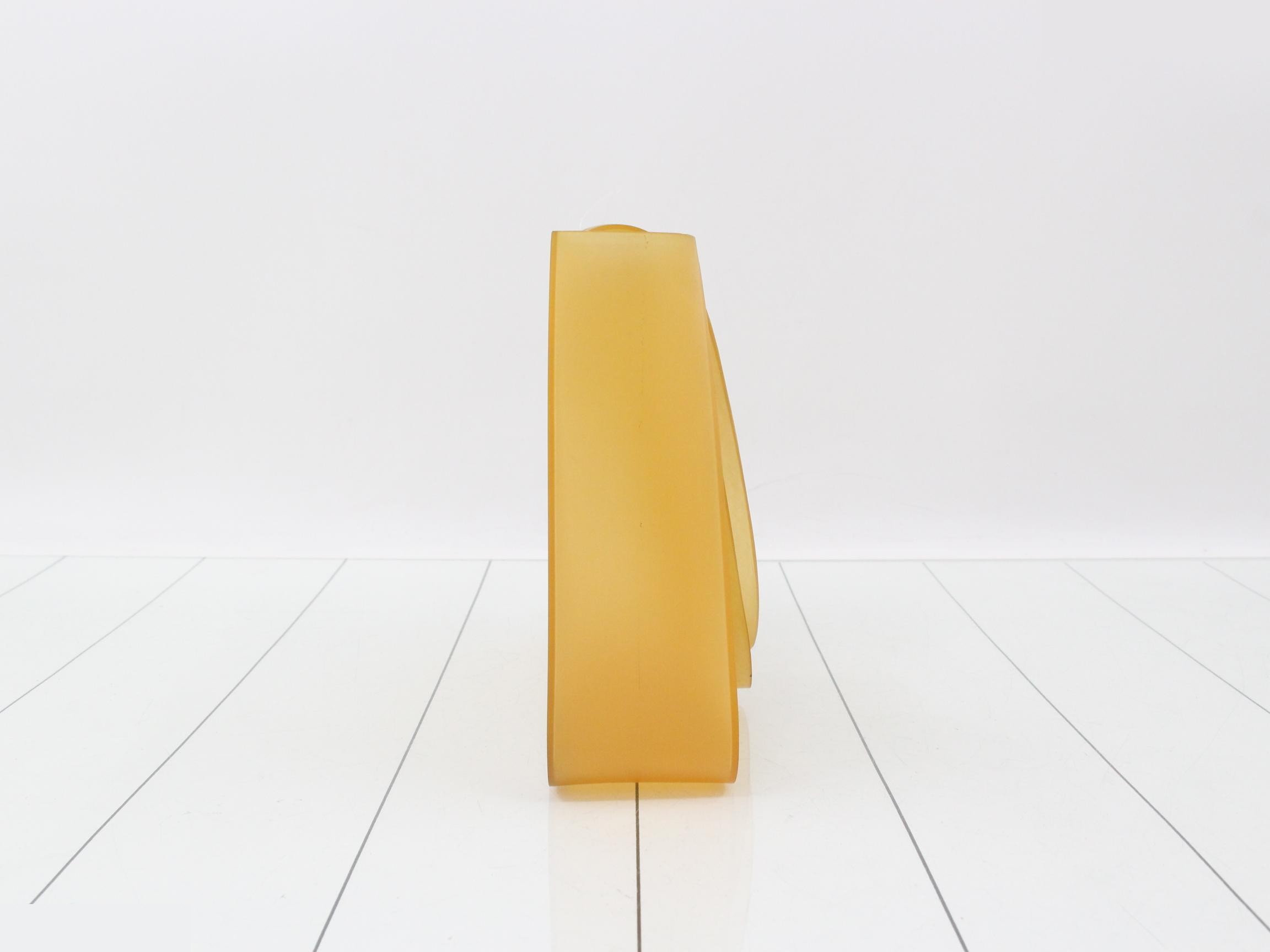 rubber — view 4