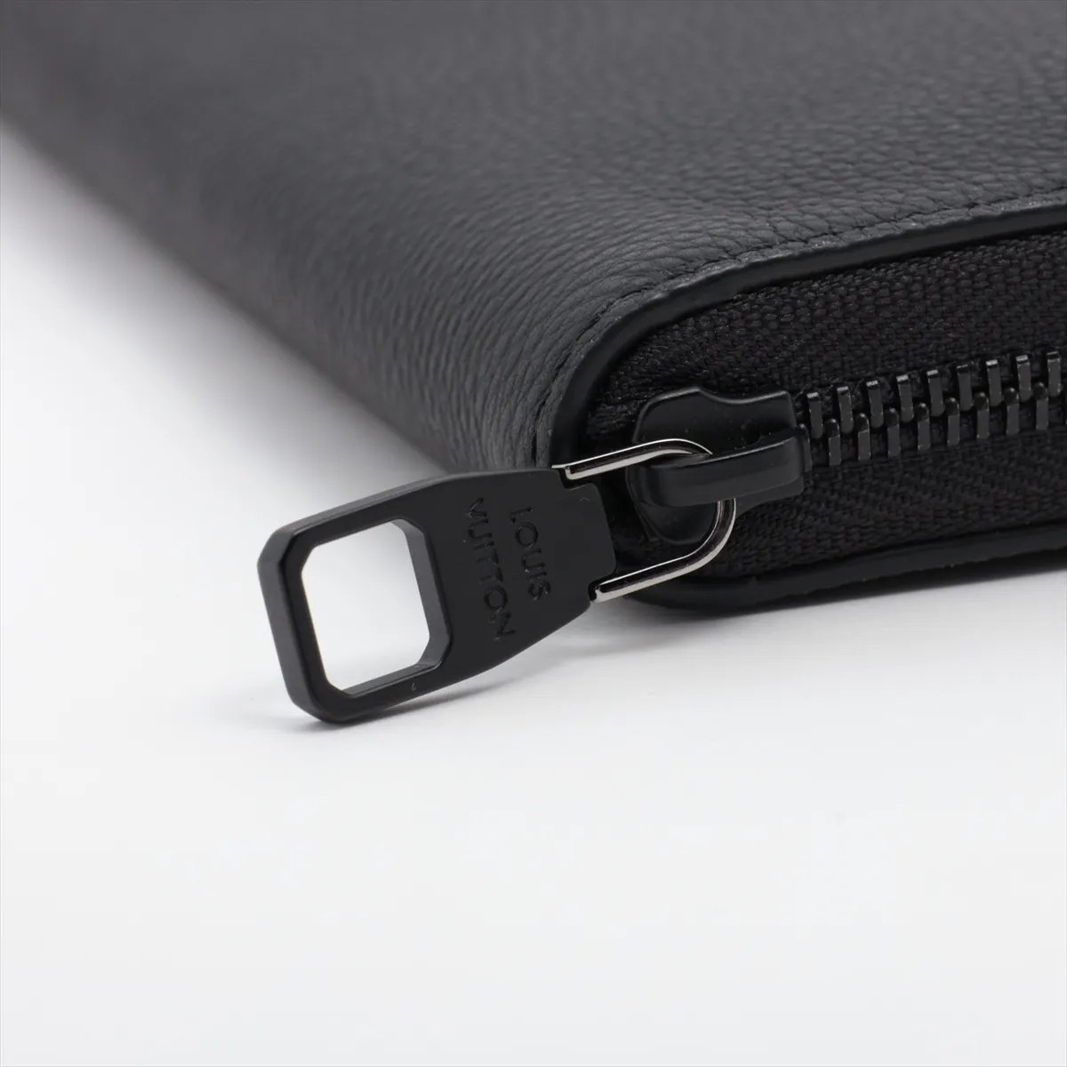 LV Aerogram Zippy Wallet Horizontal M25959 Black Round Zip Wallet (RFID detected) — view 12