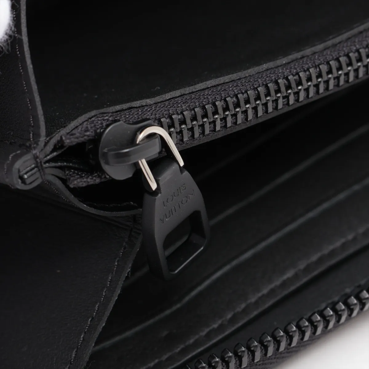 LV Aerogram Zippy Wallet Horizontal M25959 Black Round Zip Wallet (RFID detected) — view 10
