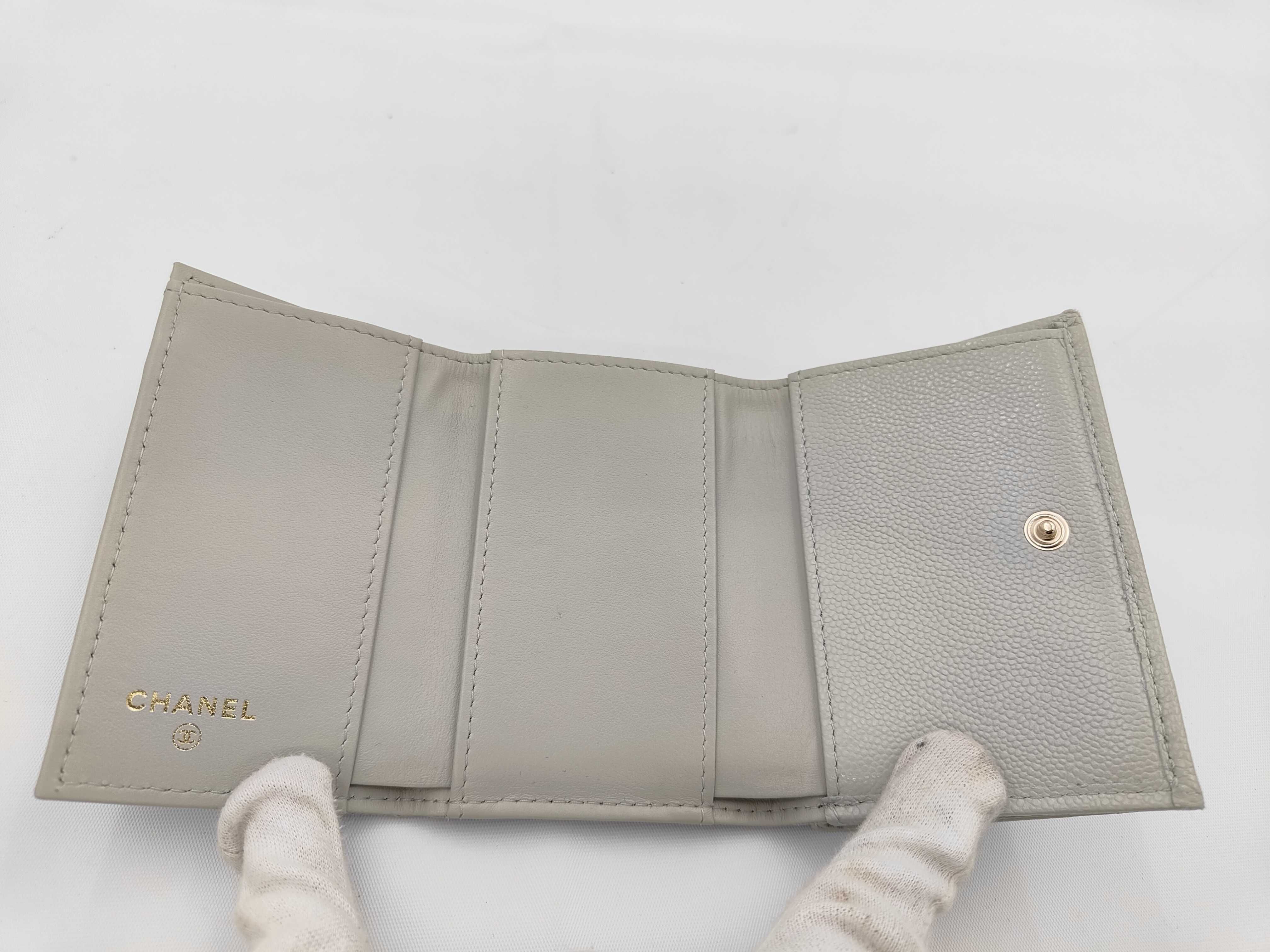 Caviar Skin Classic Small Wallet — view 4