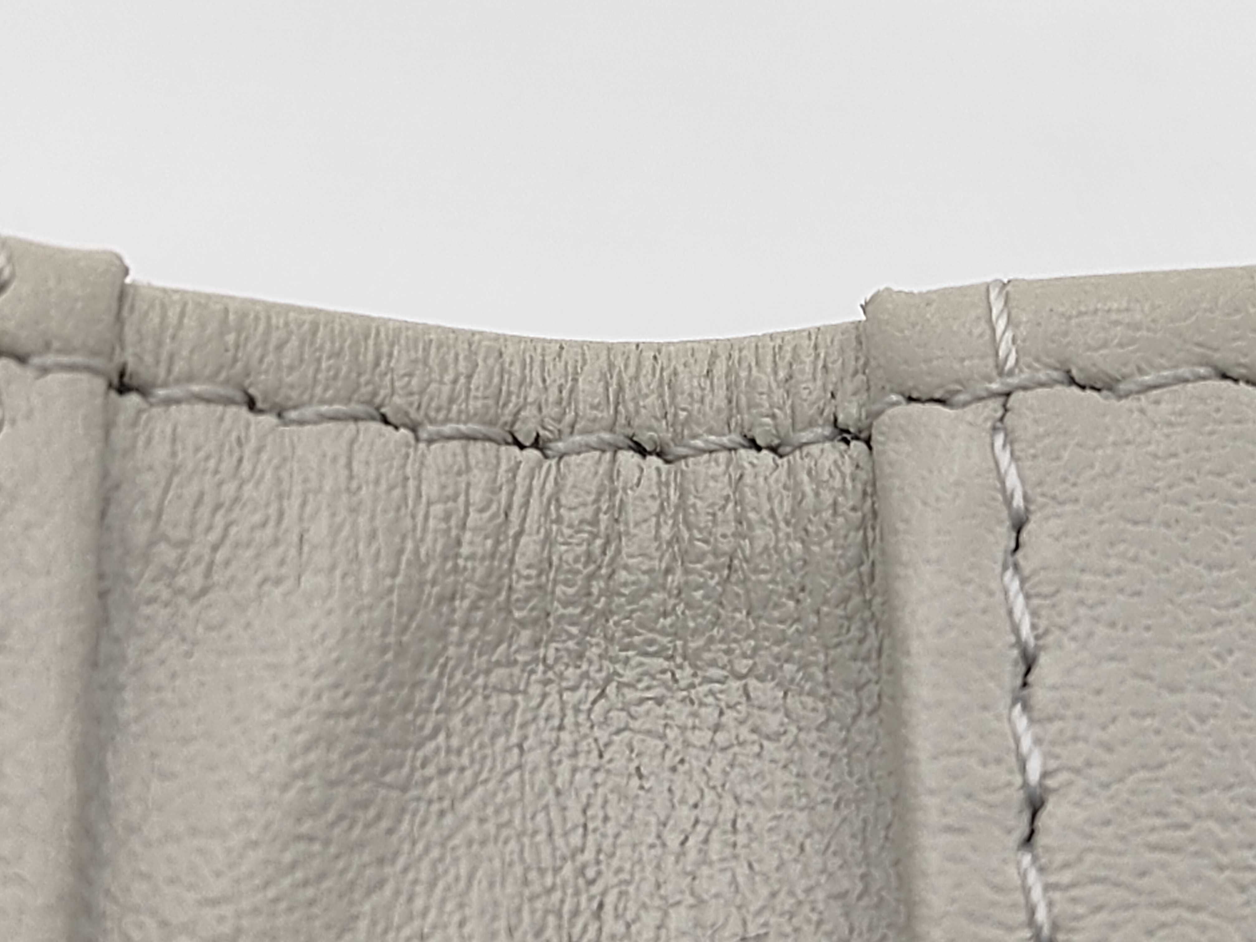 Caviar Skin Classic Small Wallet — view 9