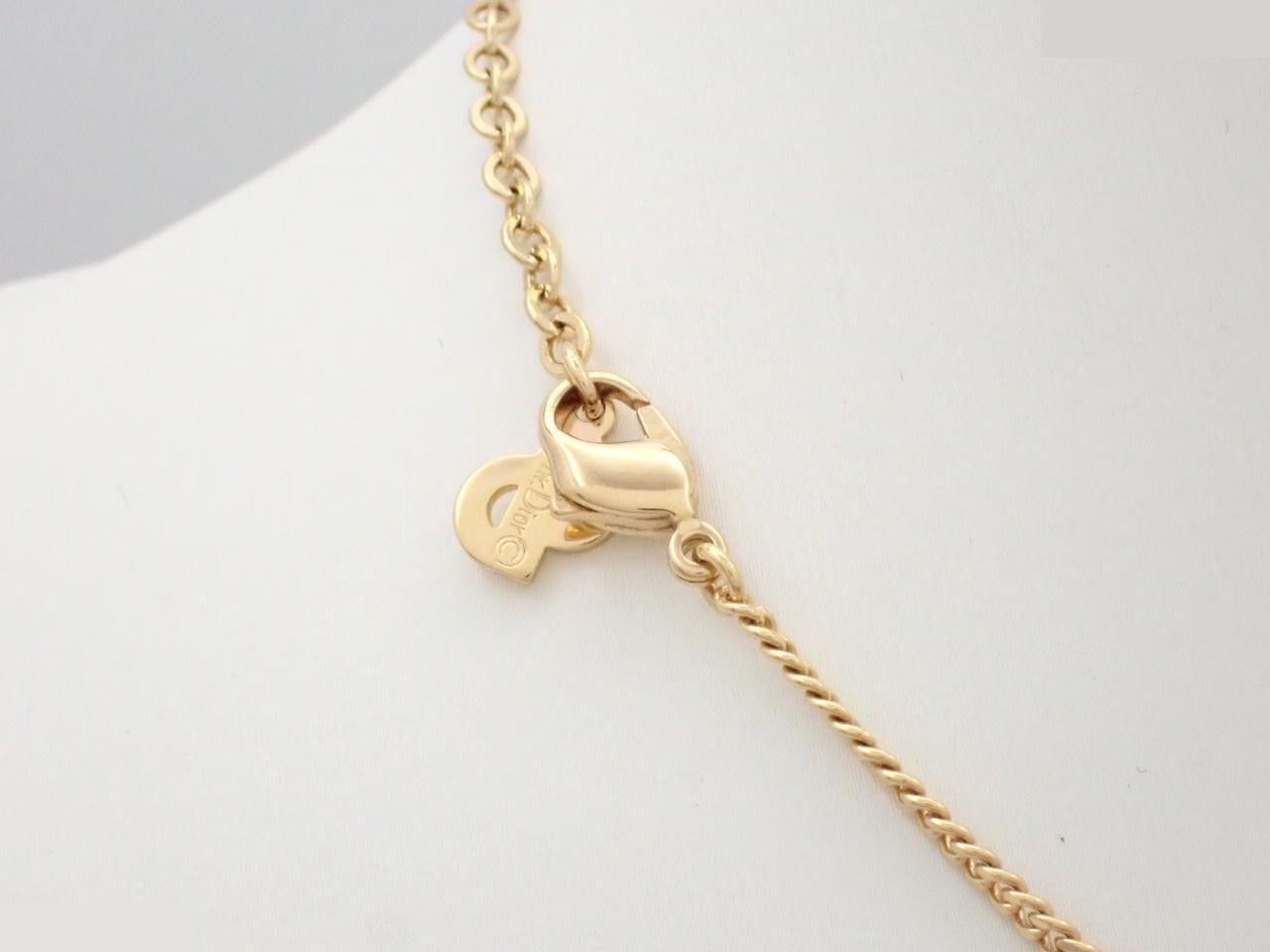 Gold necklace — view 2