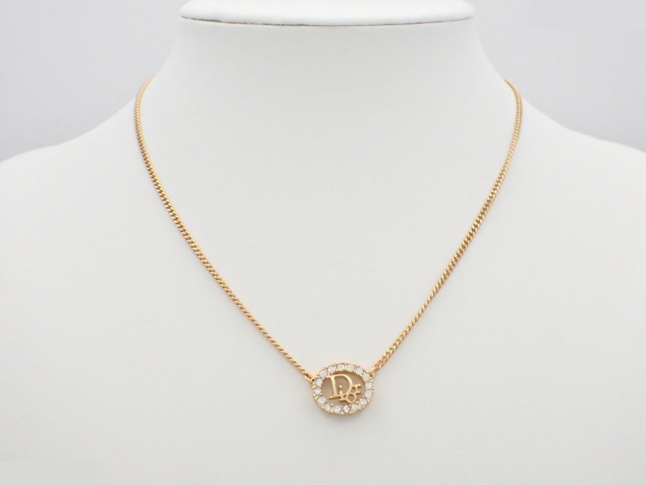 Gold necklace — view 3