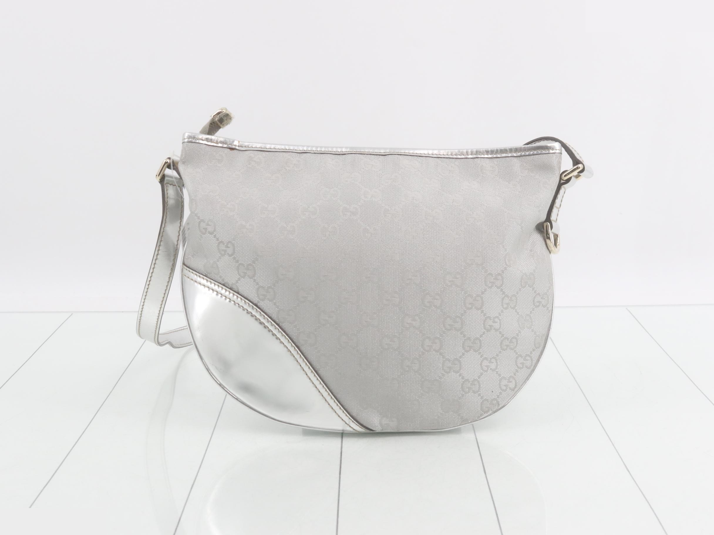 GG Canvas Shoulder Bag 169998 — view 2