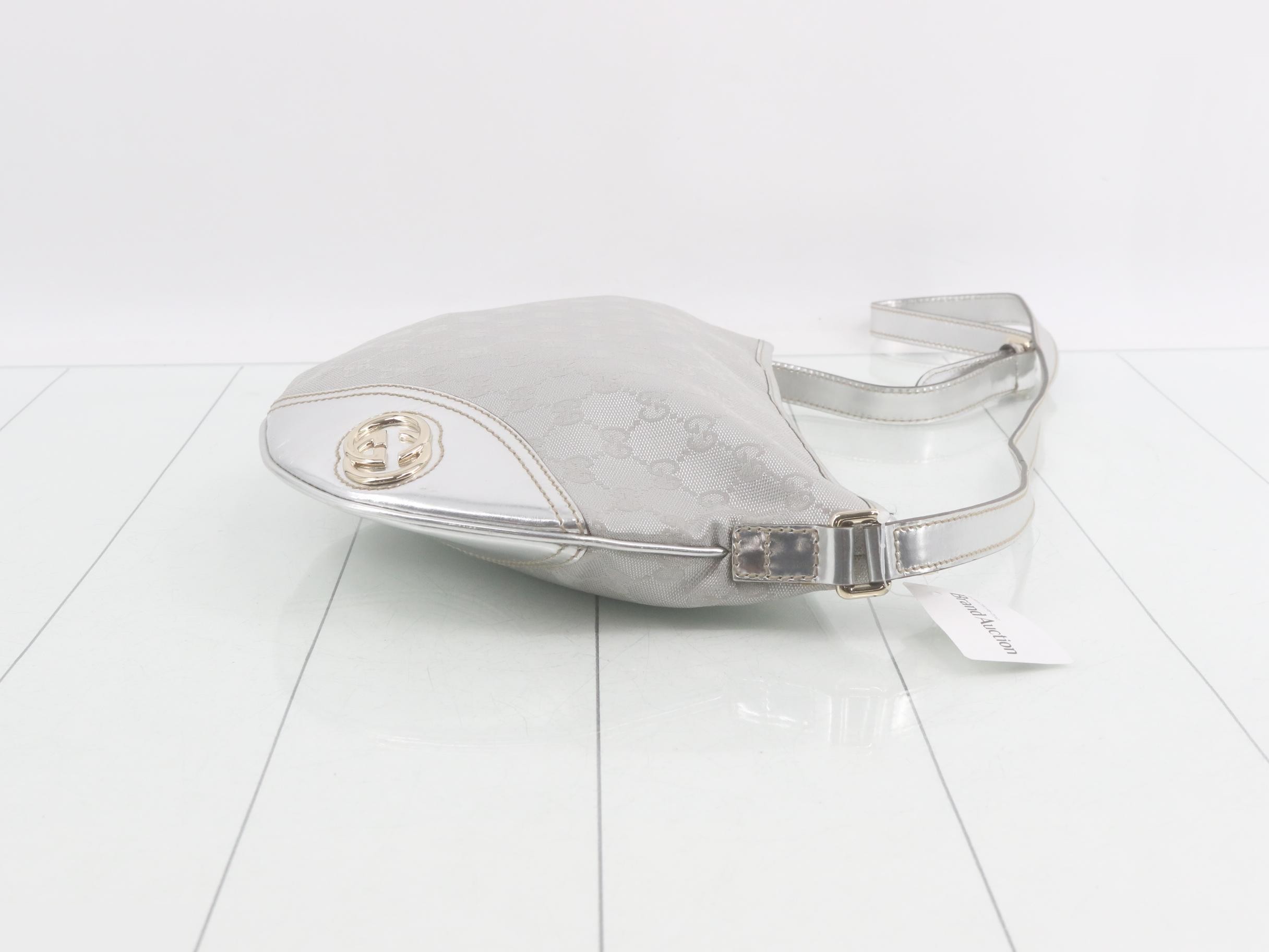 GG Canvas Shoulder Bag 169998 — view 3