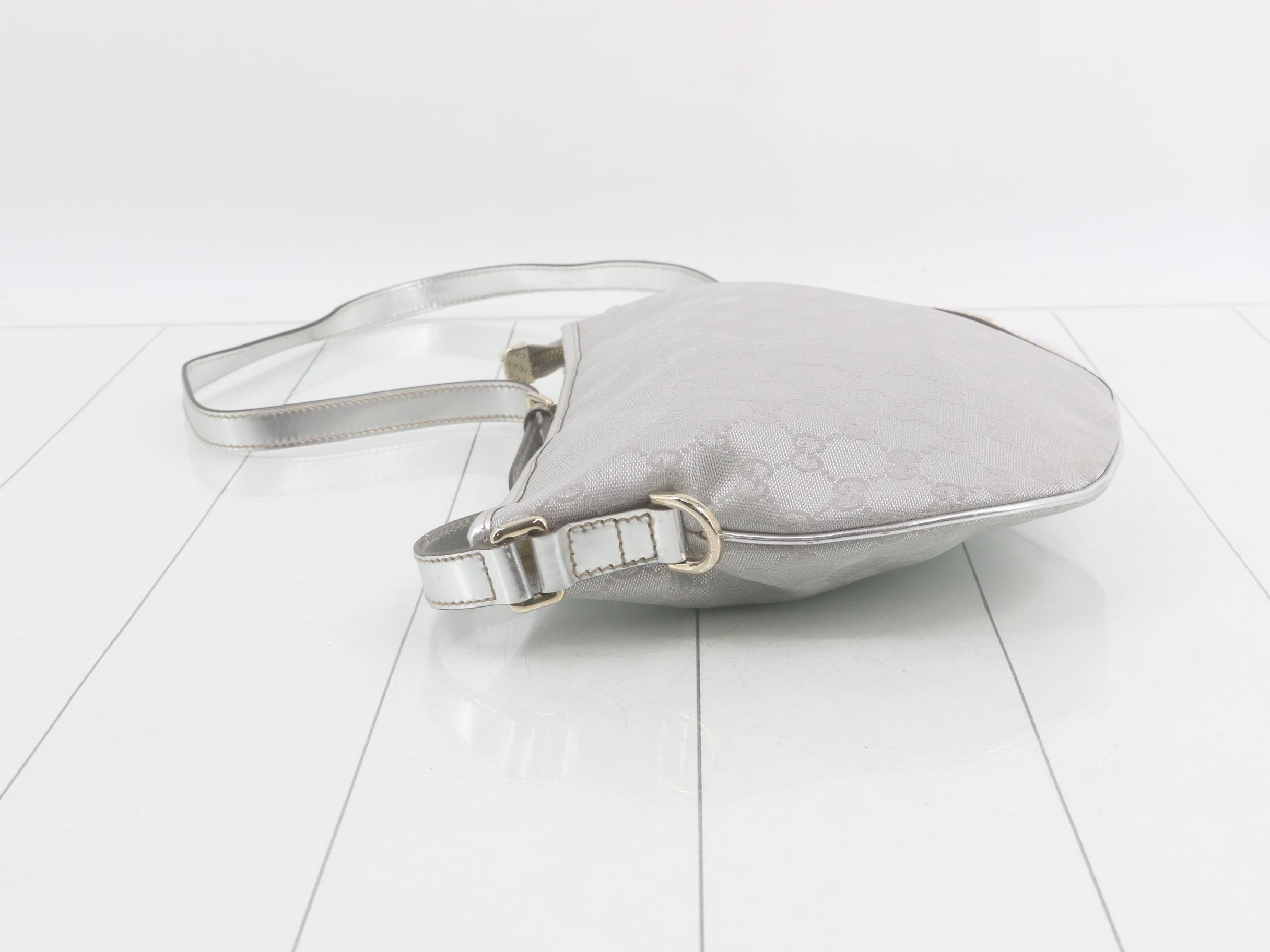 GG Canvas Shoulder Bag 169998 — view 4