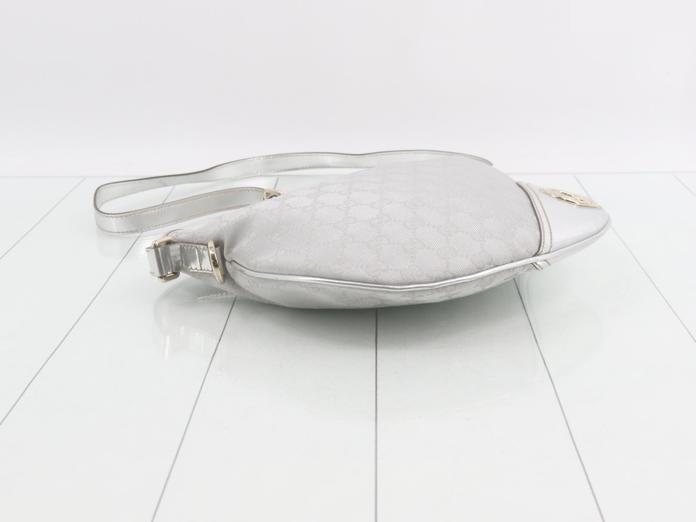 GG Canvas Shoulder Bag 169998 — view 5