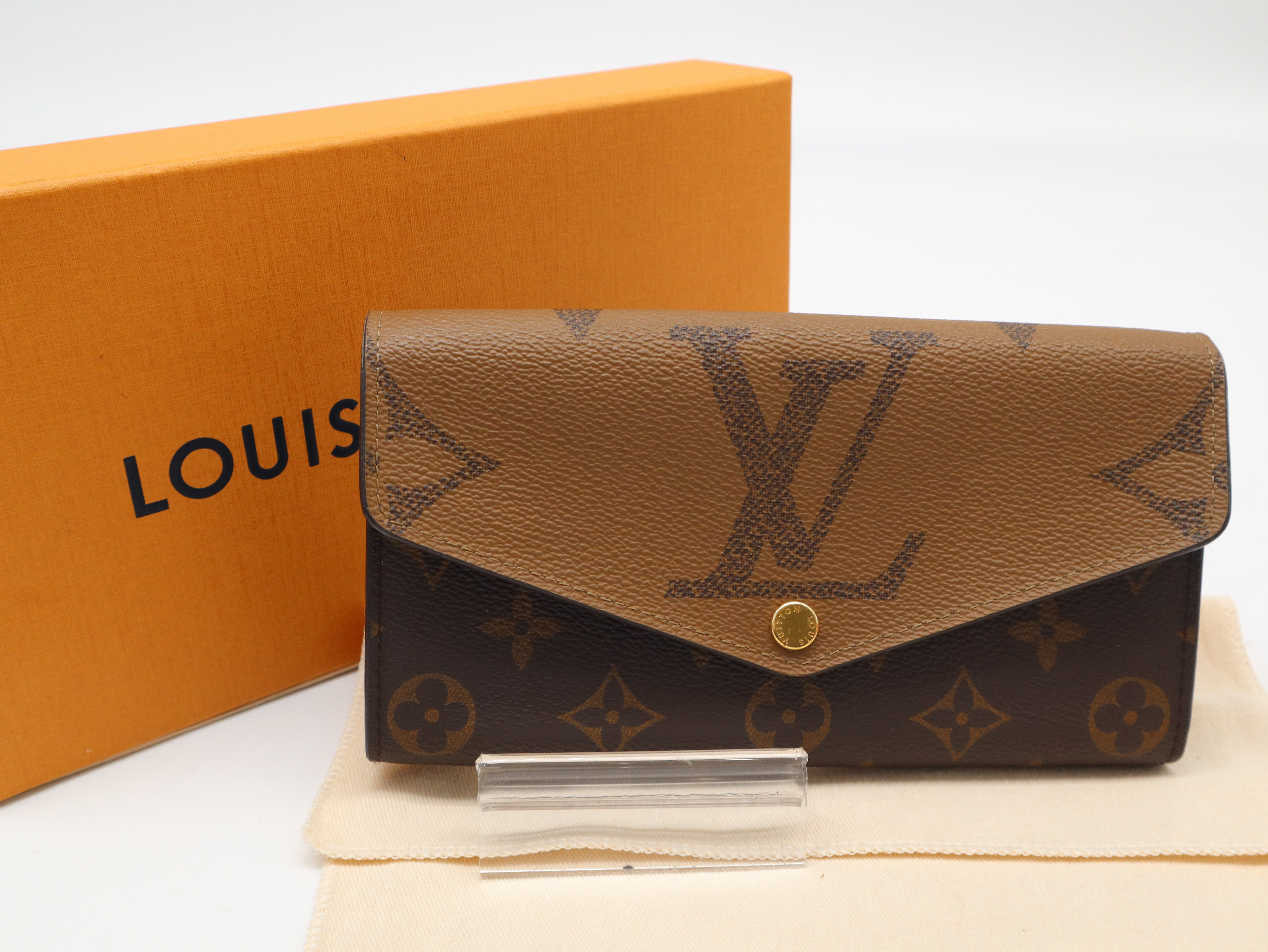 M80726 Monogram Giant Portefeuille Sarah Wallet (RFID detected, with box and dust bag)