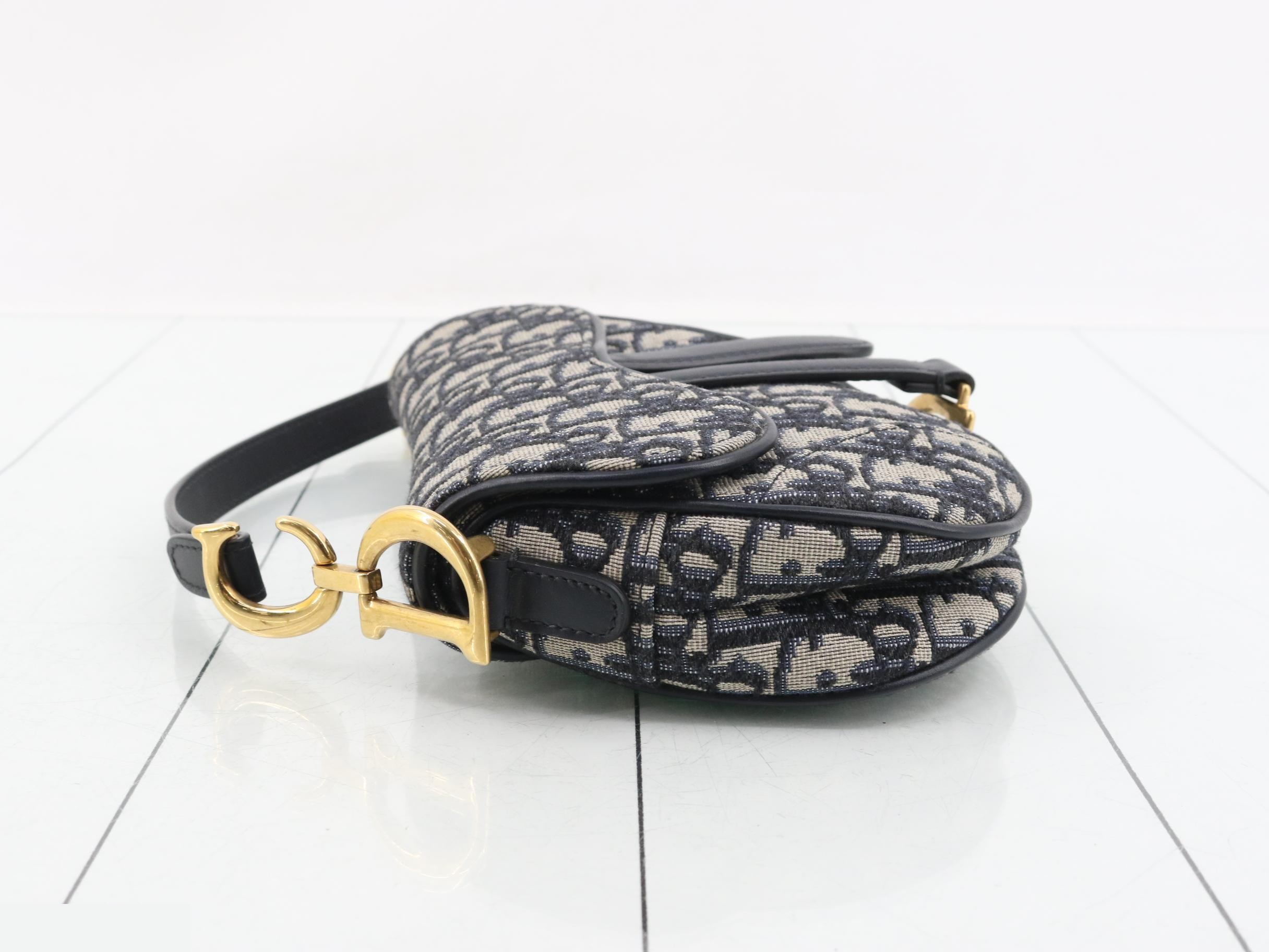 Saddlebag, Oblique Canvas Handbag — view 4