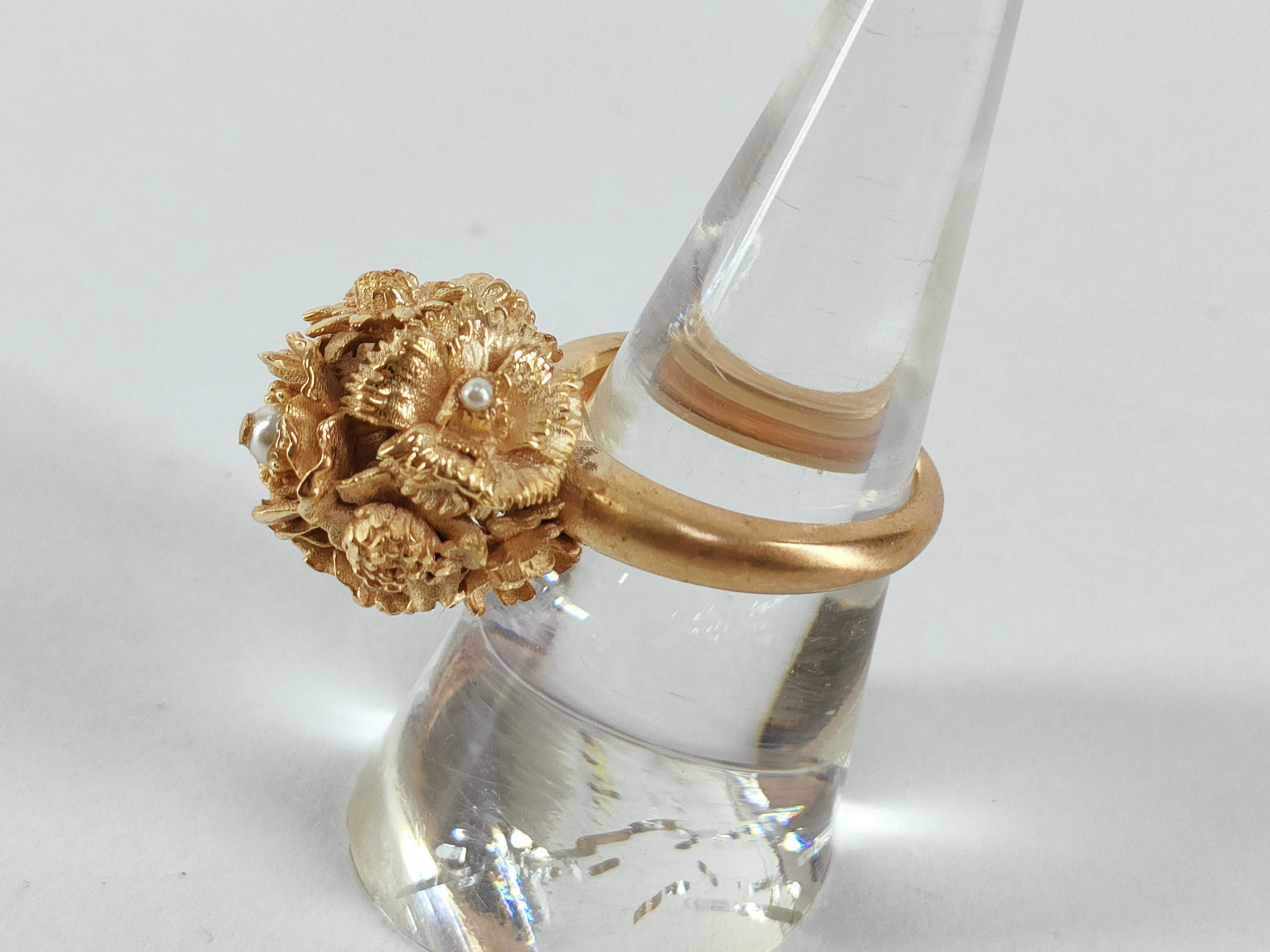 Flower Pearl Ring, Size L — view 2