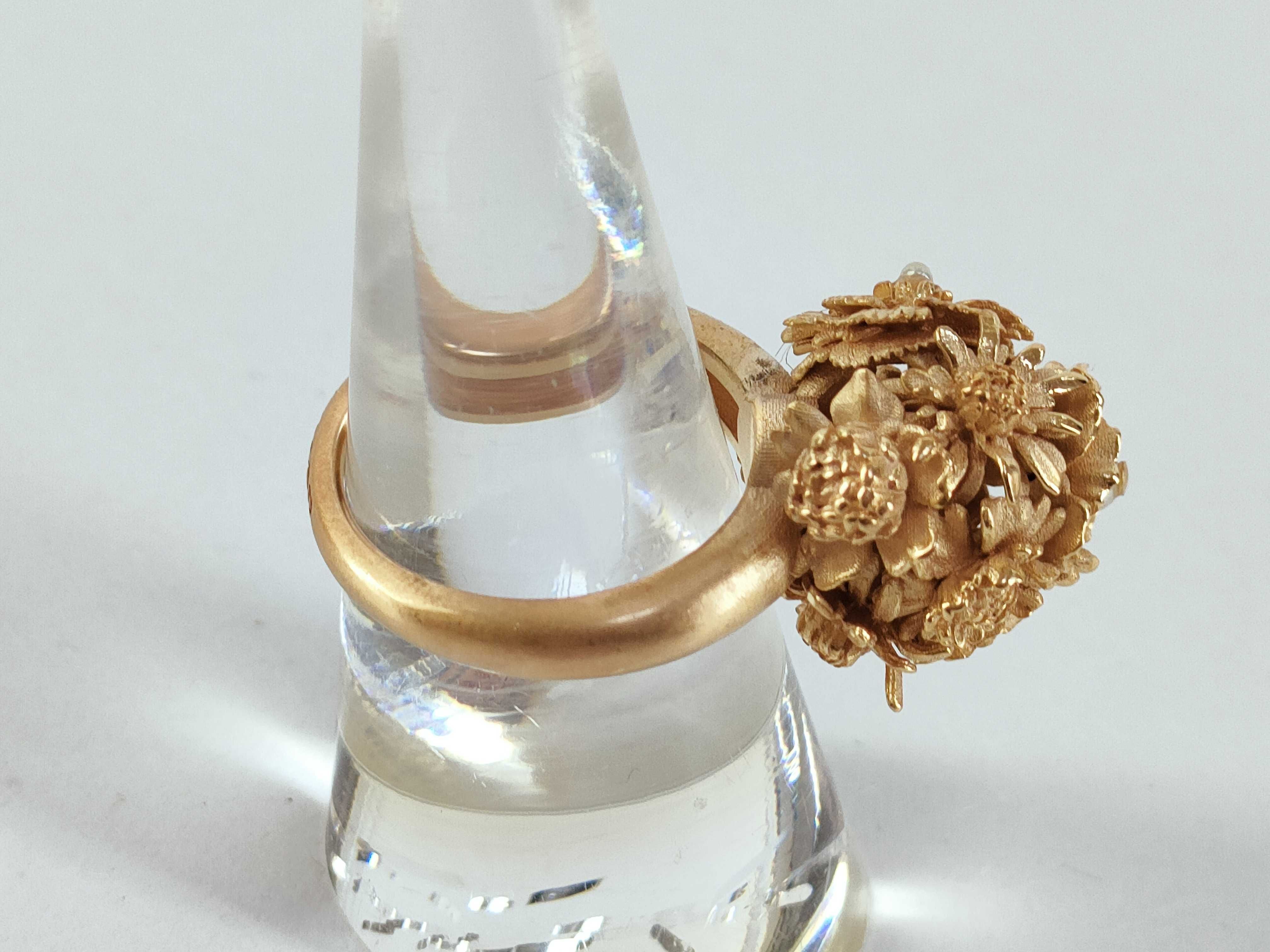 Flower Pearl Ring, Size L — view 3
