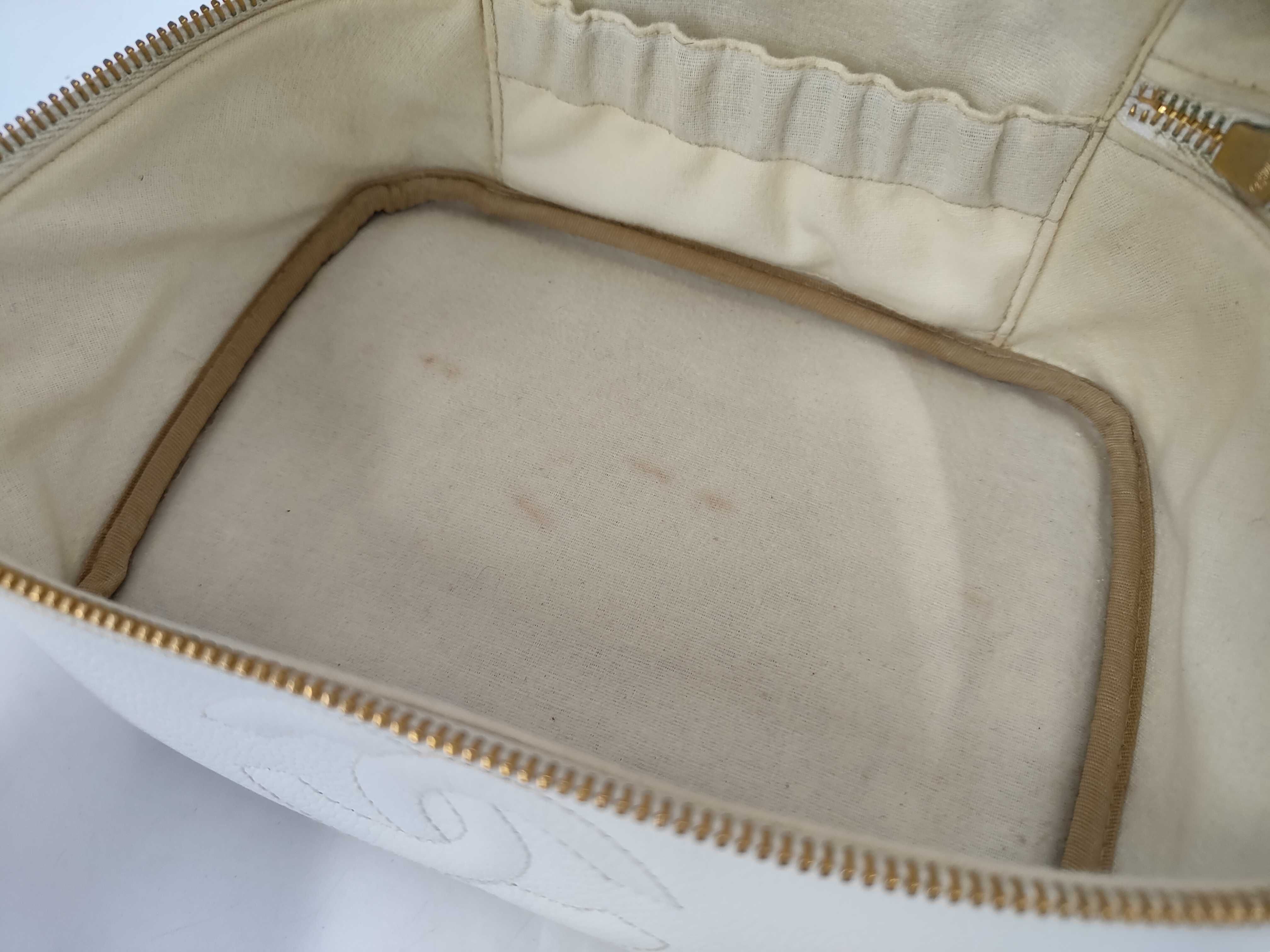 Coco Mark Vanity Bag, Caviar Leather, White Vanity Bag — view 8