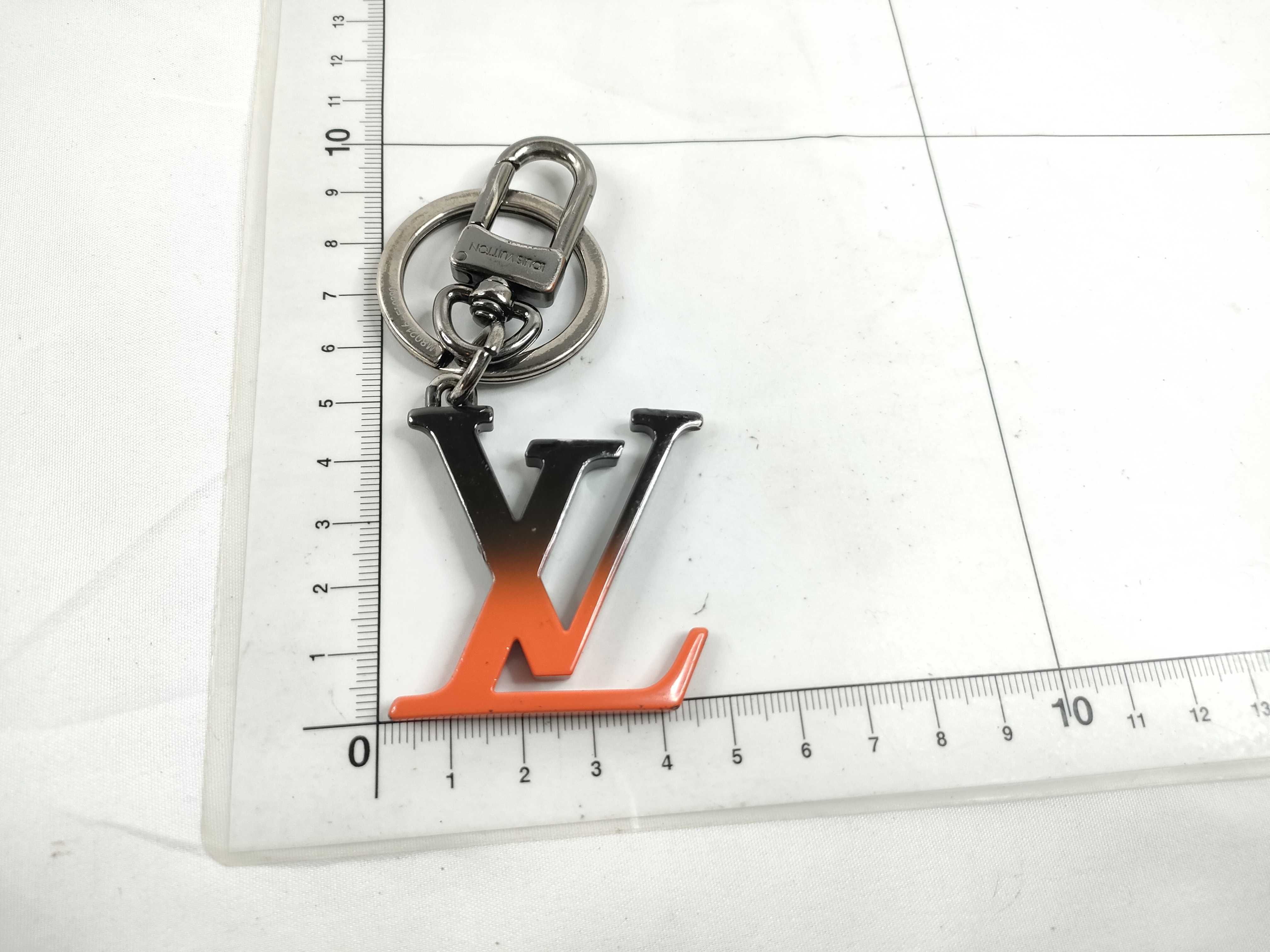 Portefeuille LV Spray Keychain Key Case — view 11